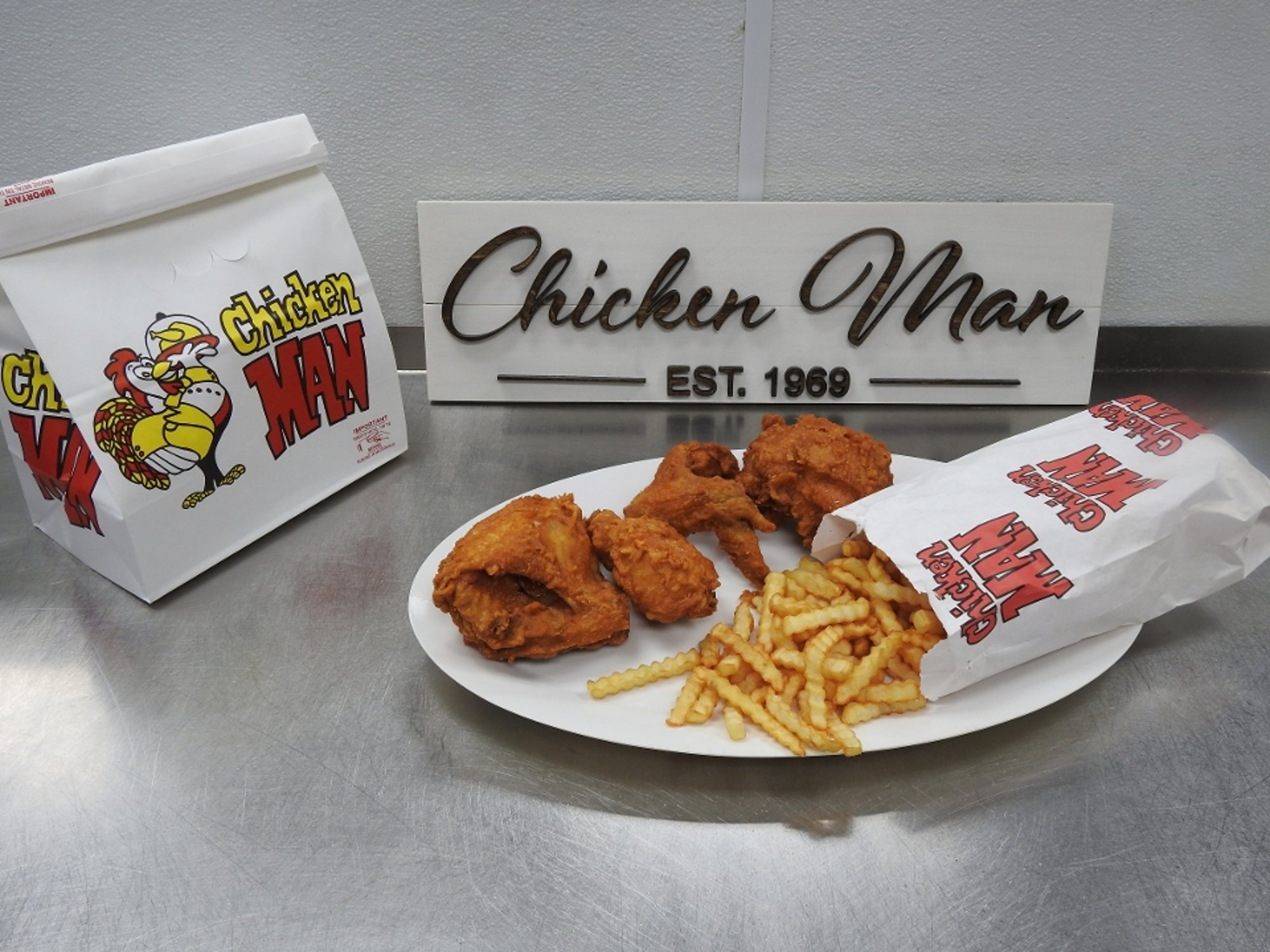 28 Pc Chicken Bucket & Fries