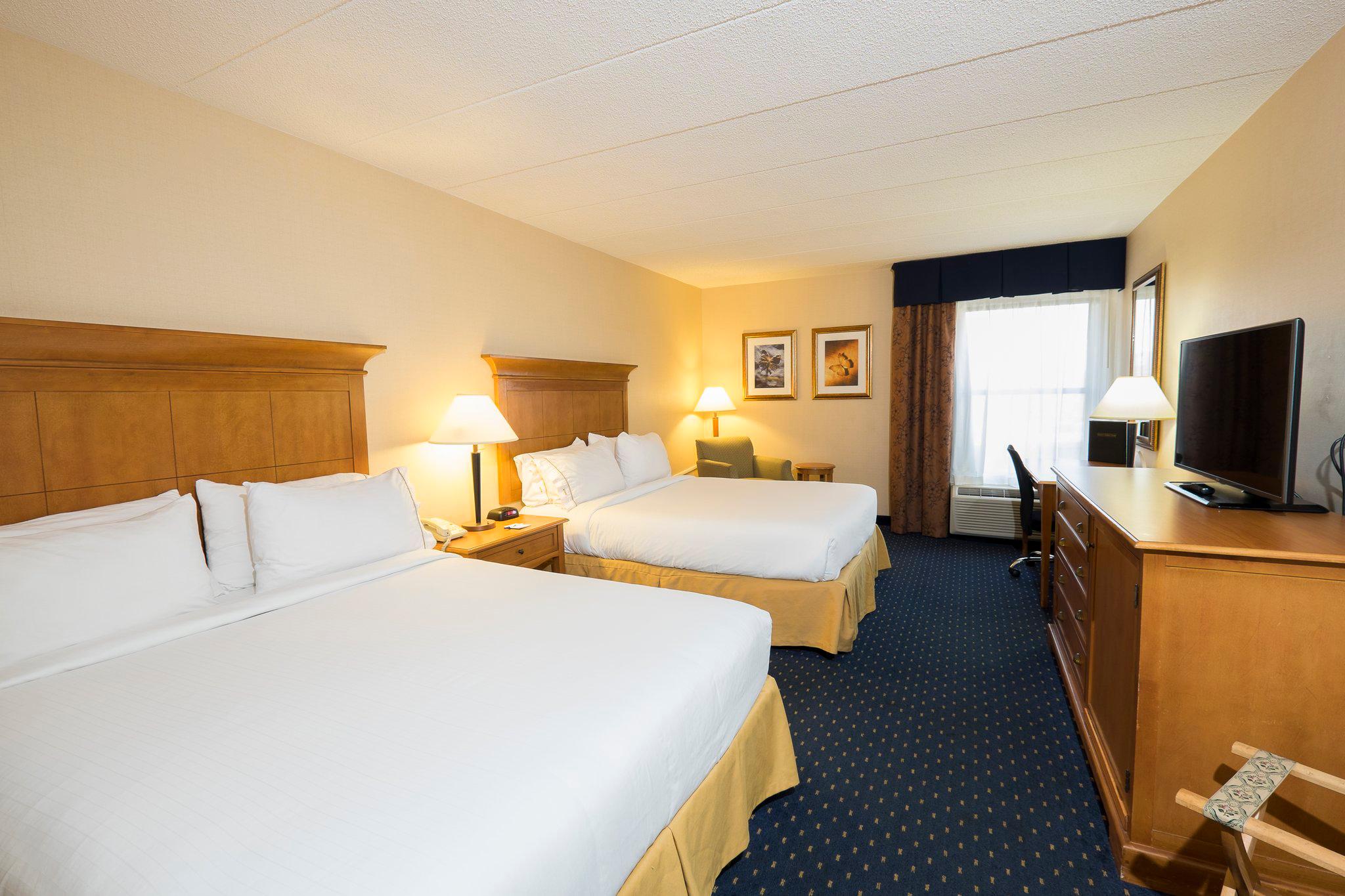 Holiday Inn Express & Suites Waynesboro-Route 340 Photo