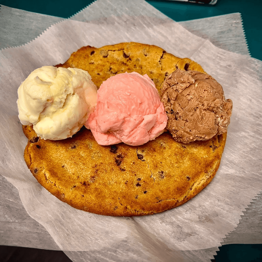 Cookie with Ice Cream