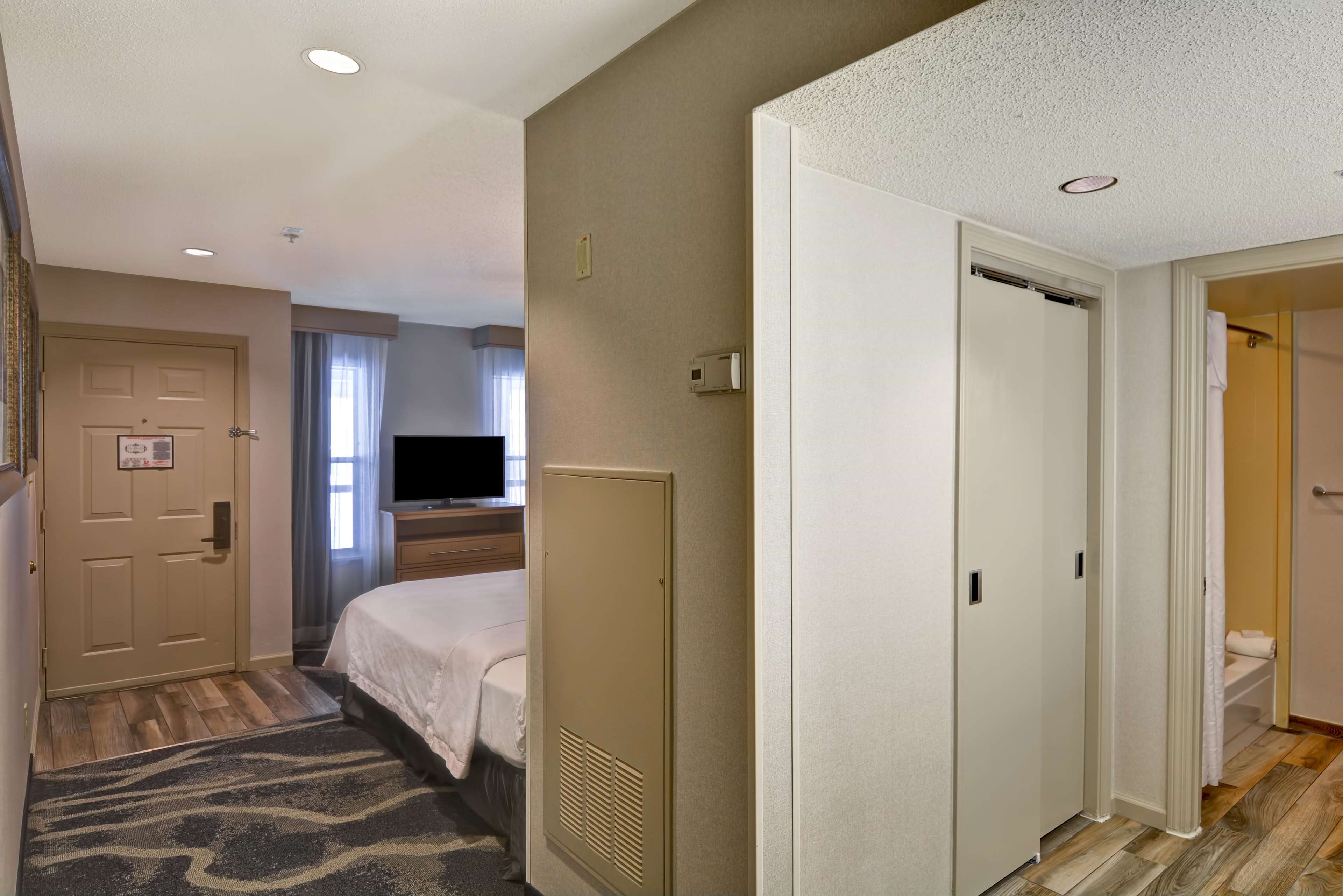 Homewood Suites by Hilton Hartford/Windsor Locks Photo