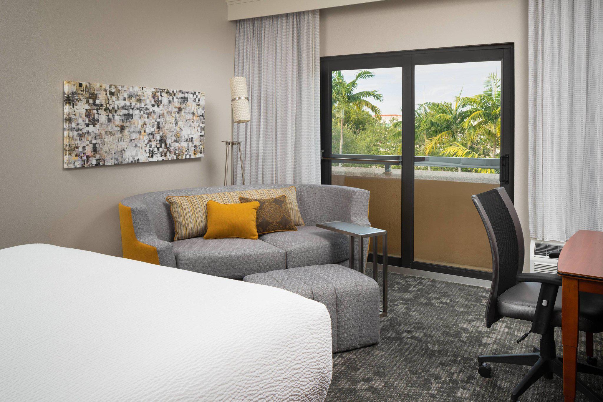 Courtyard by Marriott Miami Lakes Photo