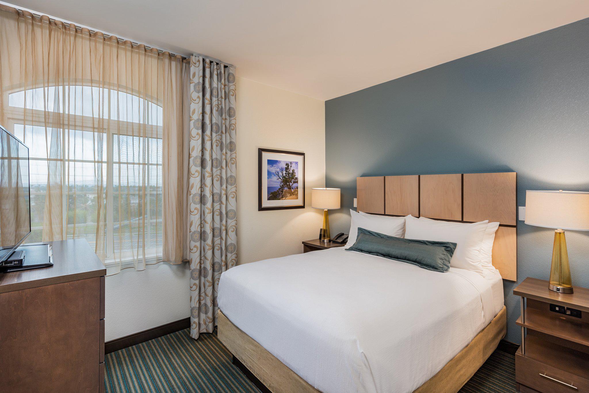 Candlewood Suites Anaheim - Resort Area Photo