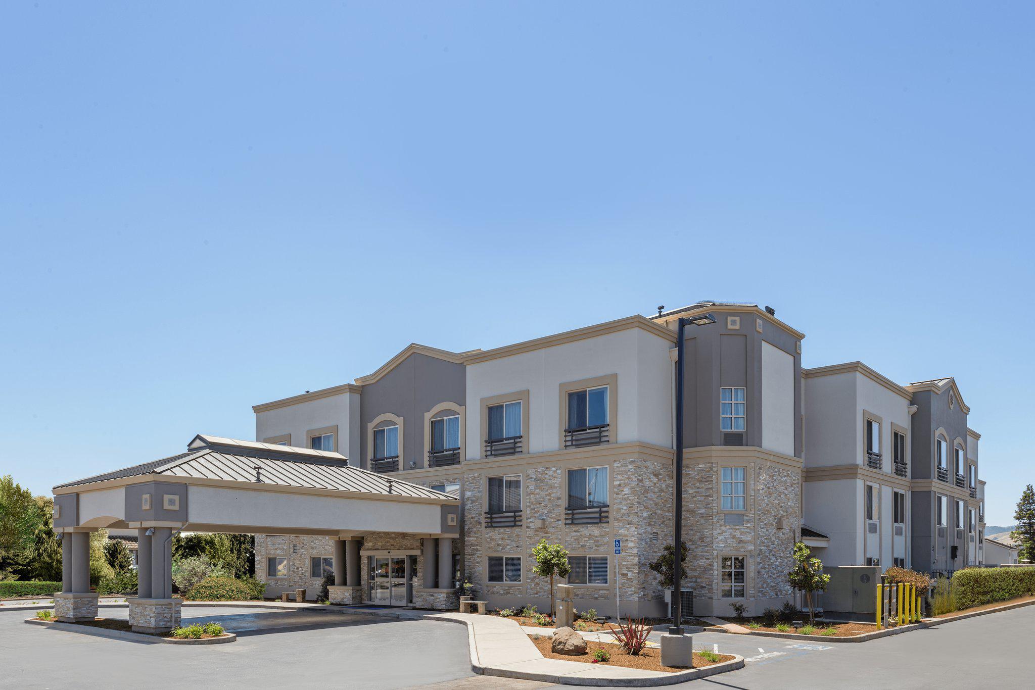 Holiday Inn Express & Suites San Jose-Morgan Hill Photo