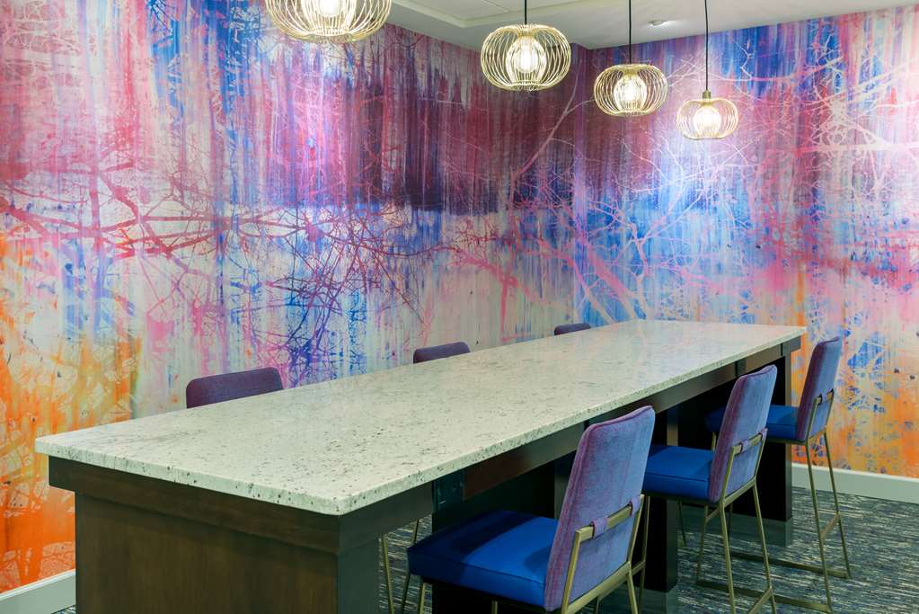 Hampton Inn & Suites Buffalo Downtown Image