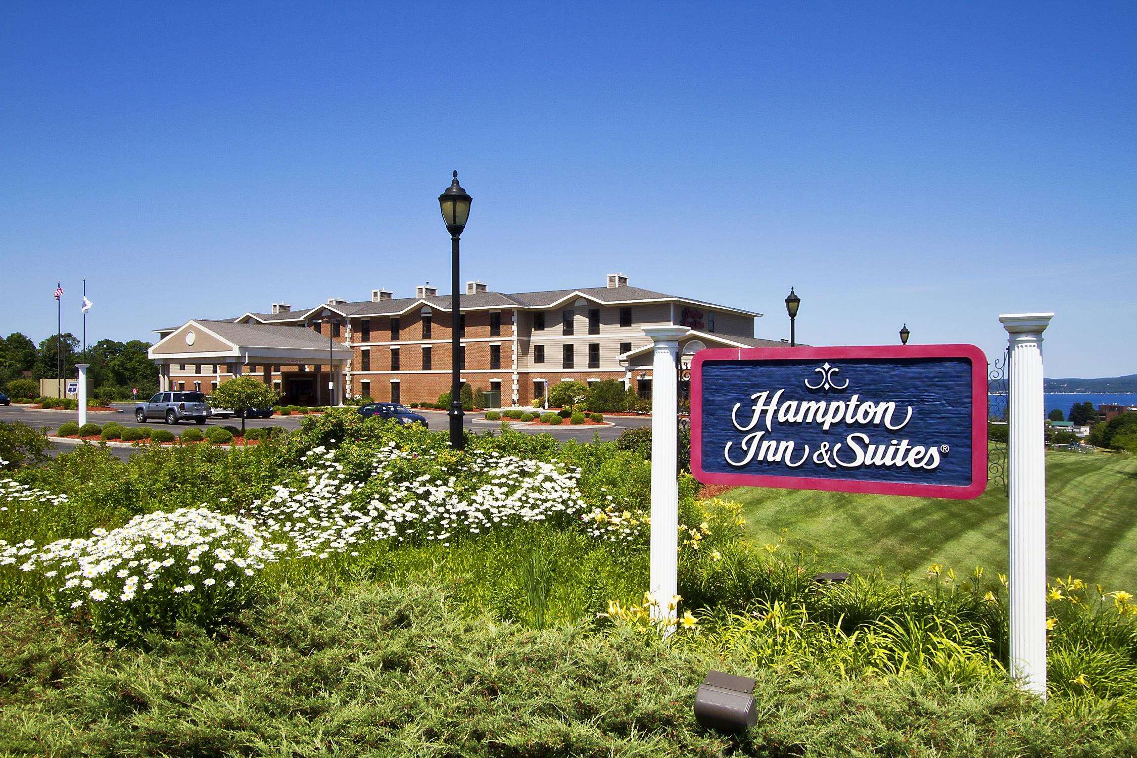 Hampton Inn & Suites Petoskey Photo