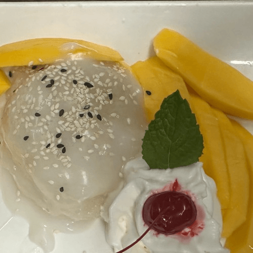 Sweet Sticky Rice with Ripe Mango