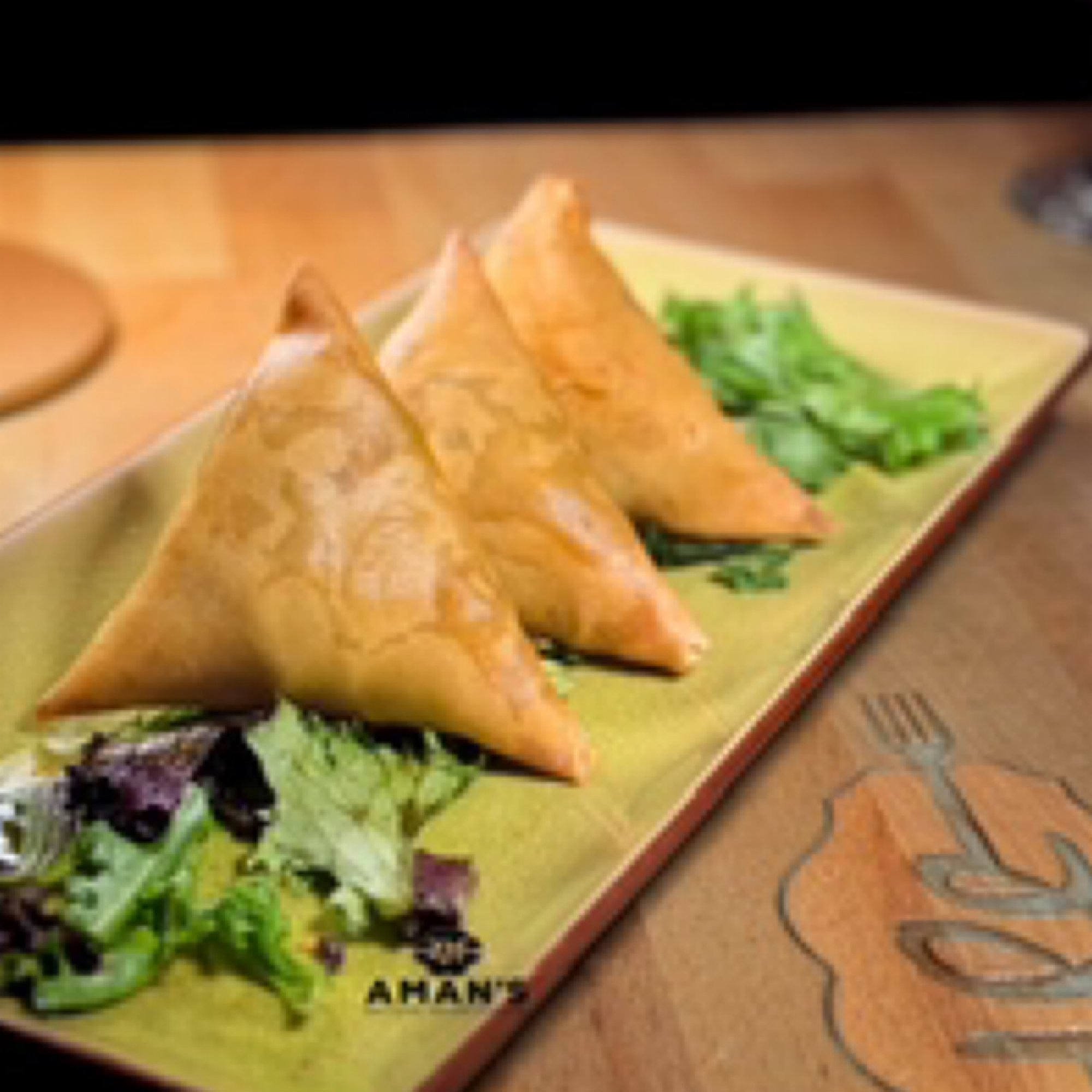 ◼️ Mom’s Kenyan Veg Samosa (V)