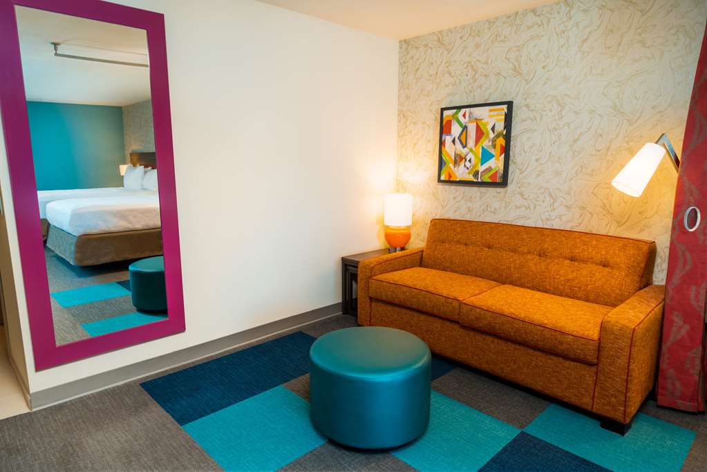 Home2 Suites by Hilton Bakersfield Image
