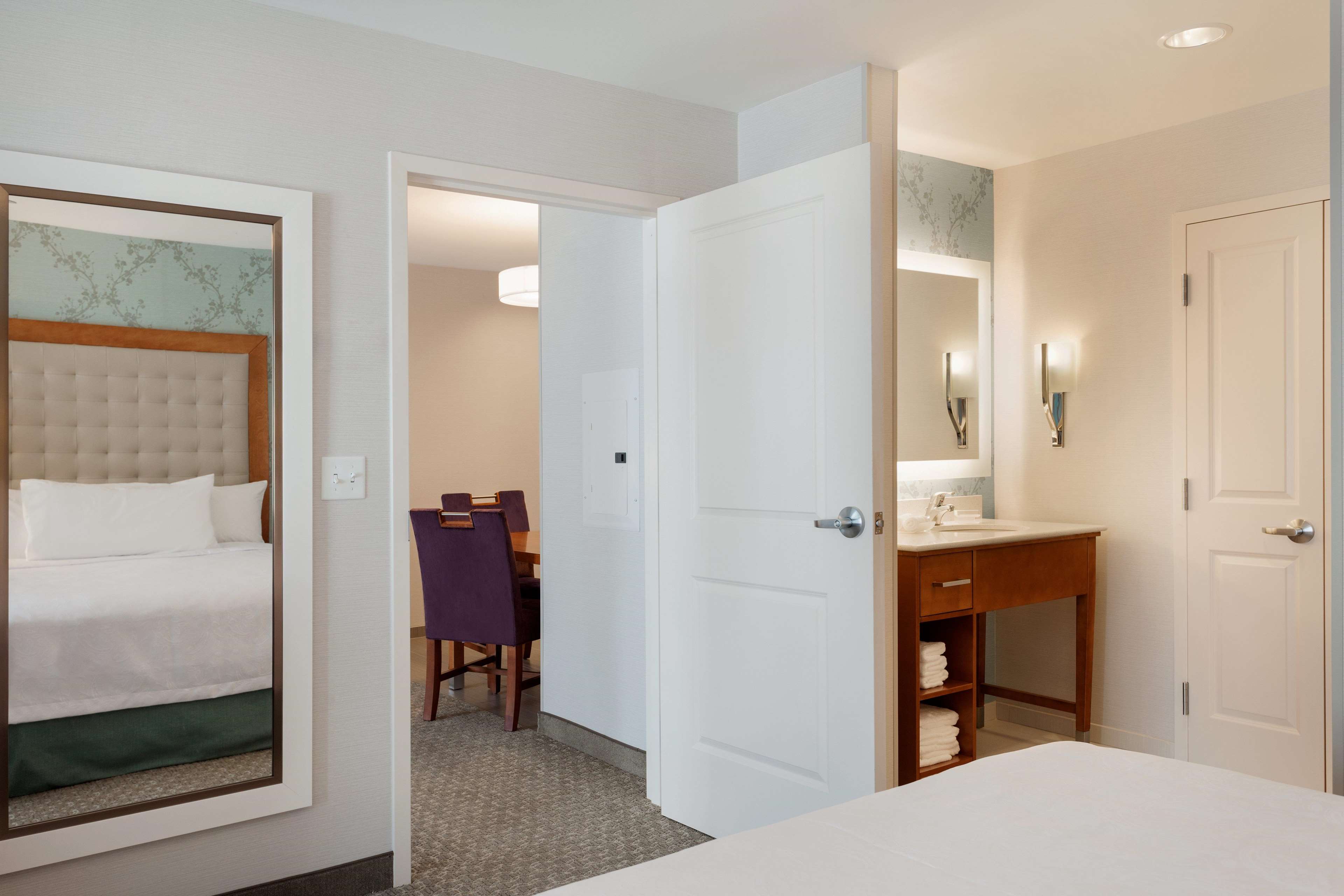 Homewood Suites by Hilton Gateway Hills Nashua Photo