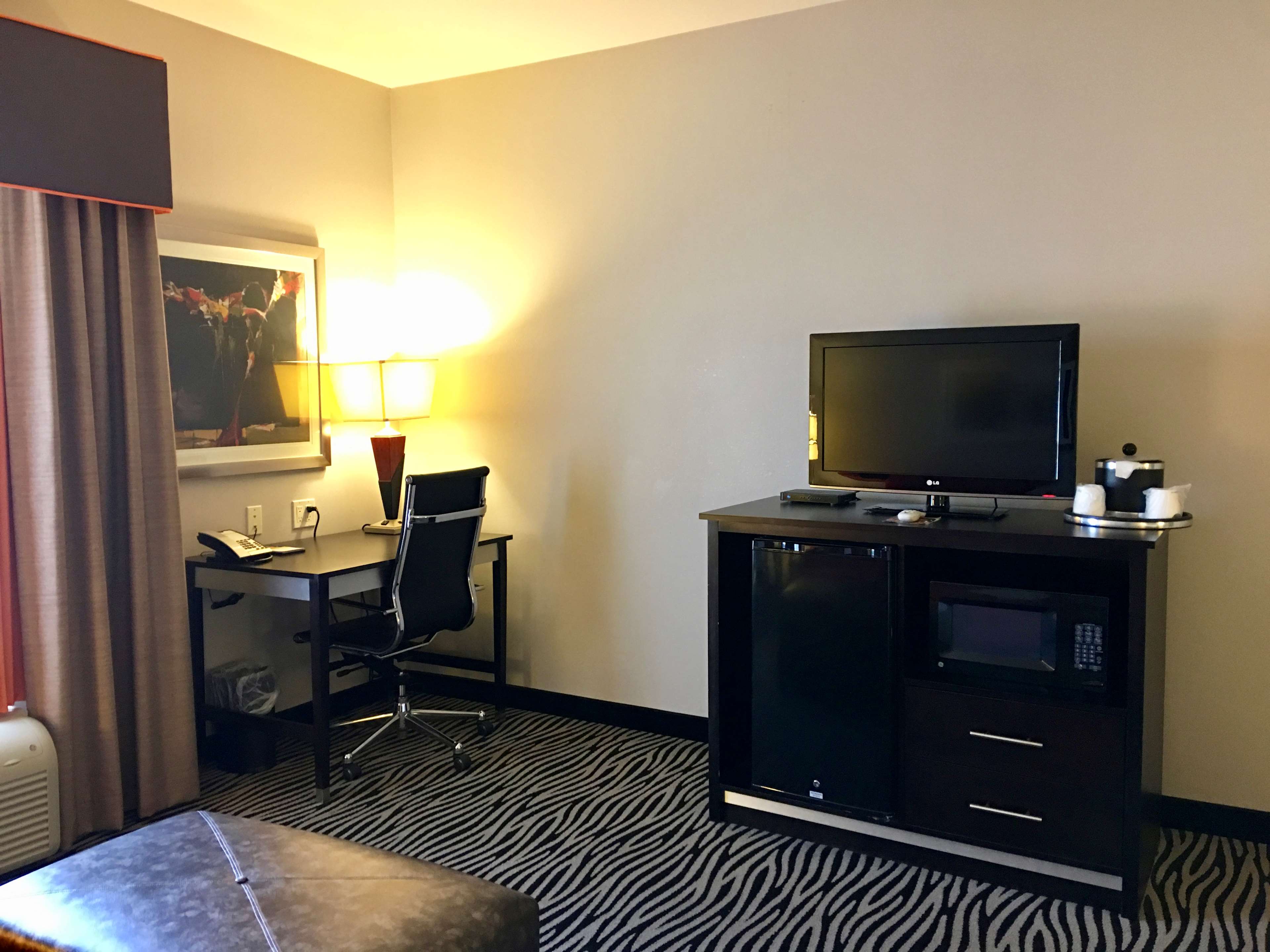 Hampton Inn & Suites Tulsa/Central Photo