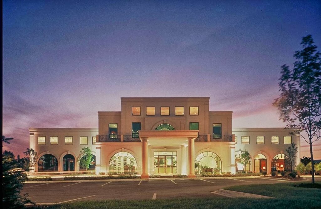 An exterior view of Makris MD Vascular Center