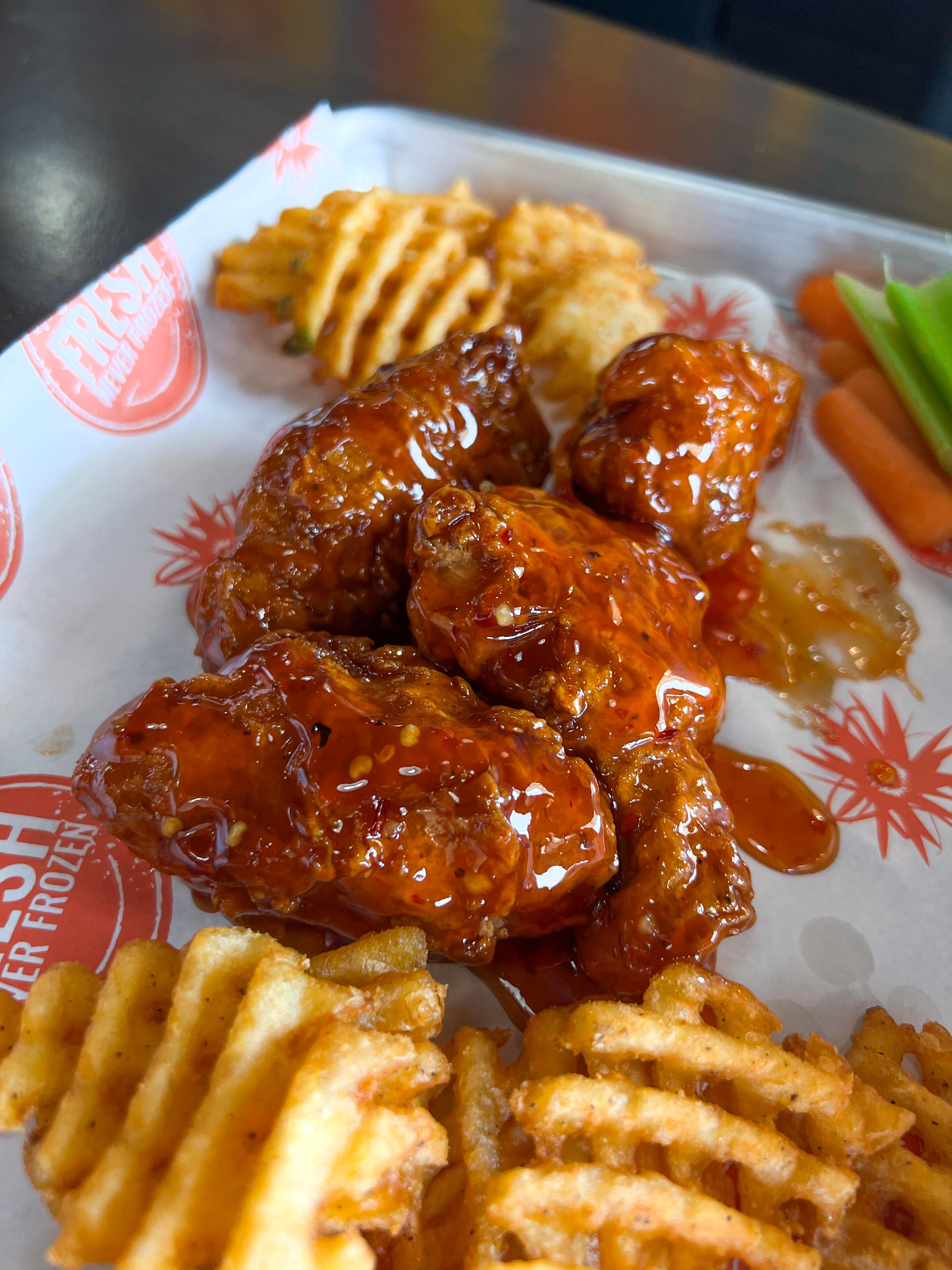 Atomic Wings Roanoke Image