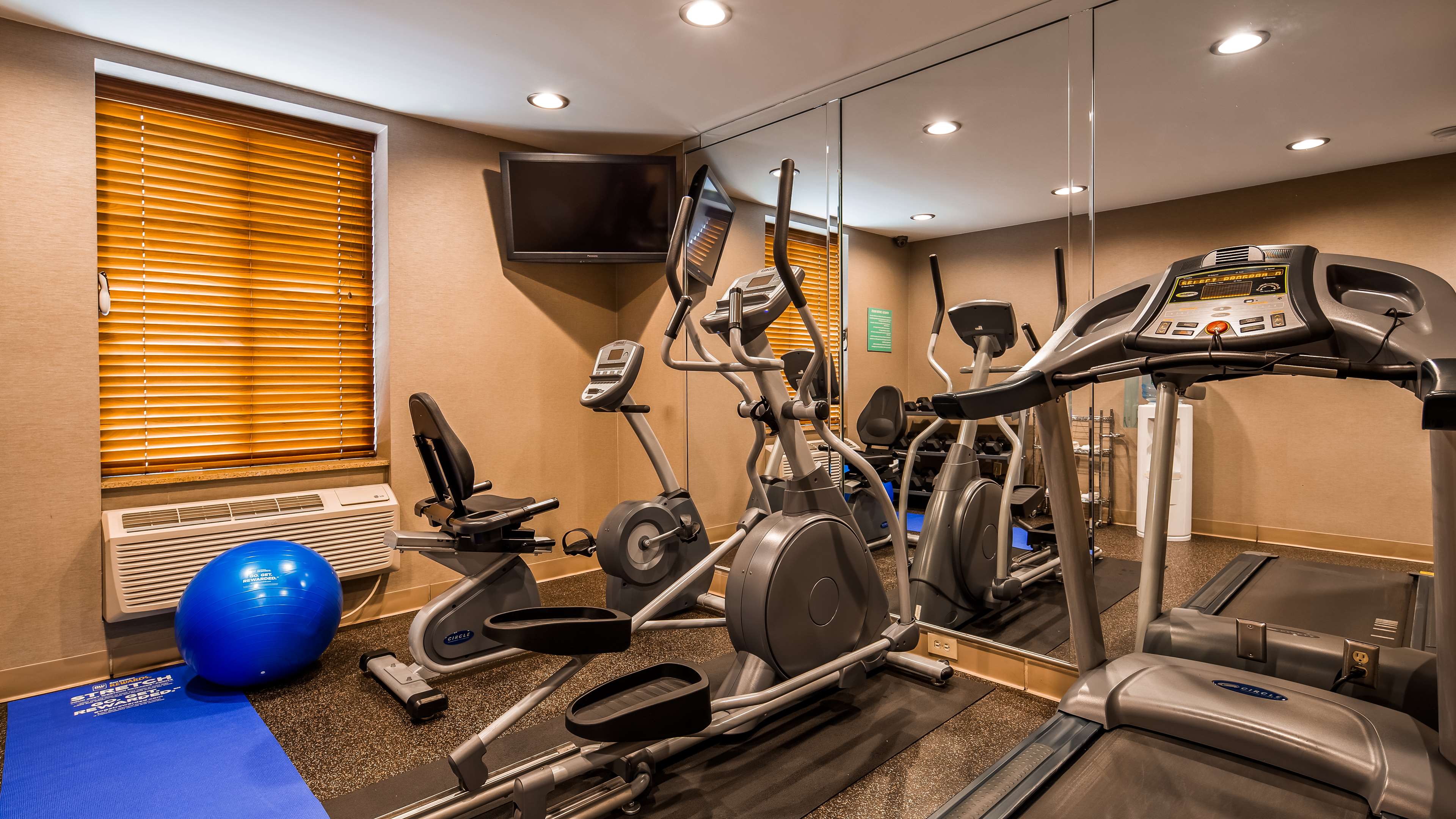 Best Western JFK Airport Hotel Photo