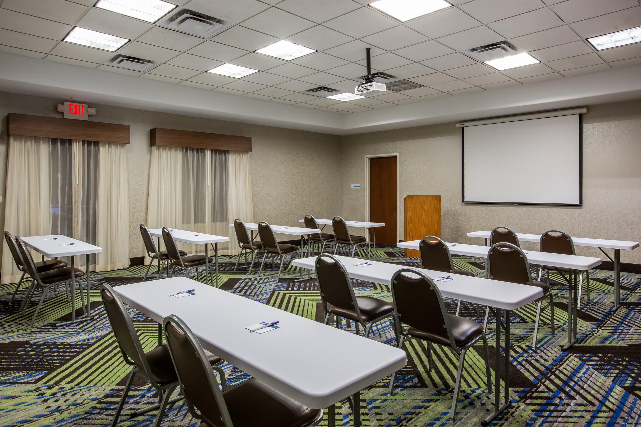 Holiday Inn Express & Suites Atlanta Southwest-Fairburn Photo