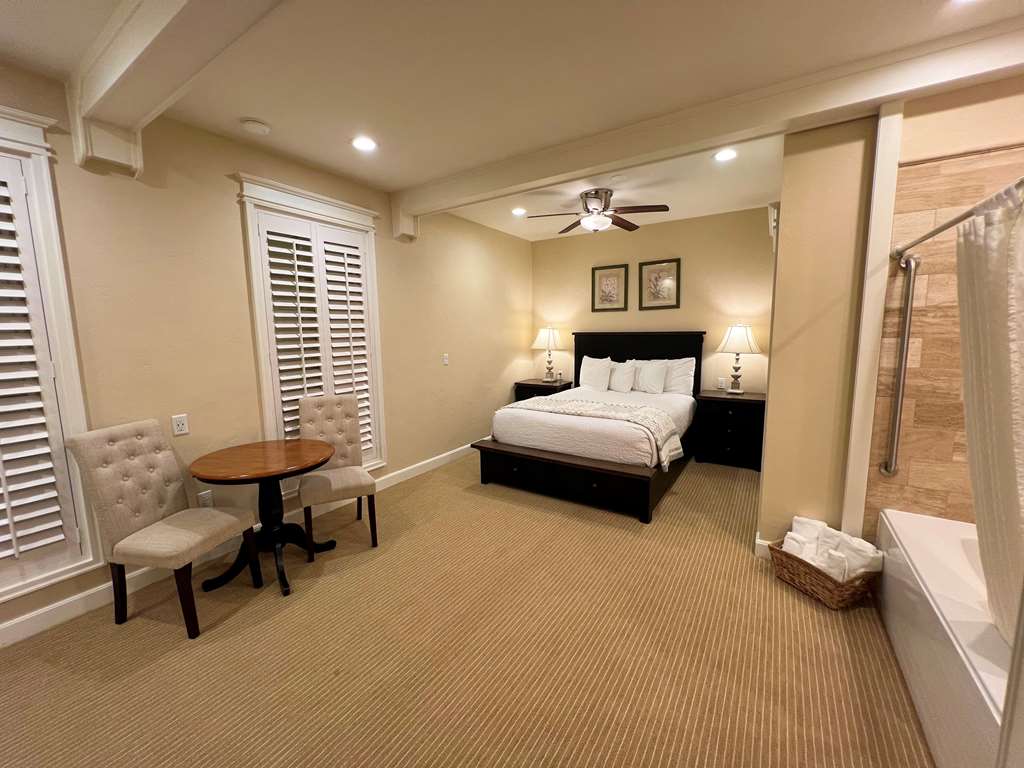 Best Western Grandma's Feather Bed Image