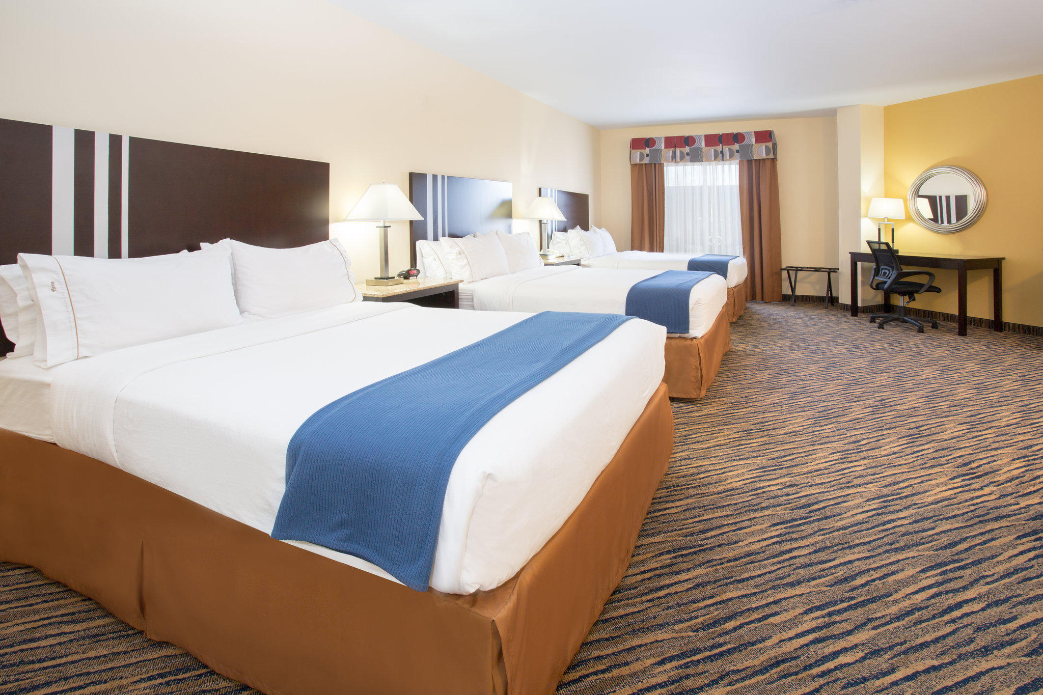 Holiday Inn Express & Suites Denver North - Thornton Photo