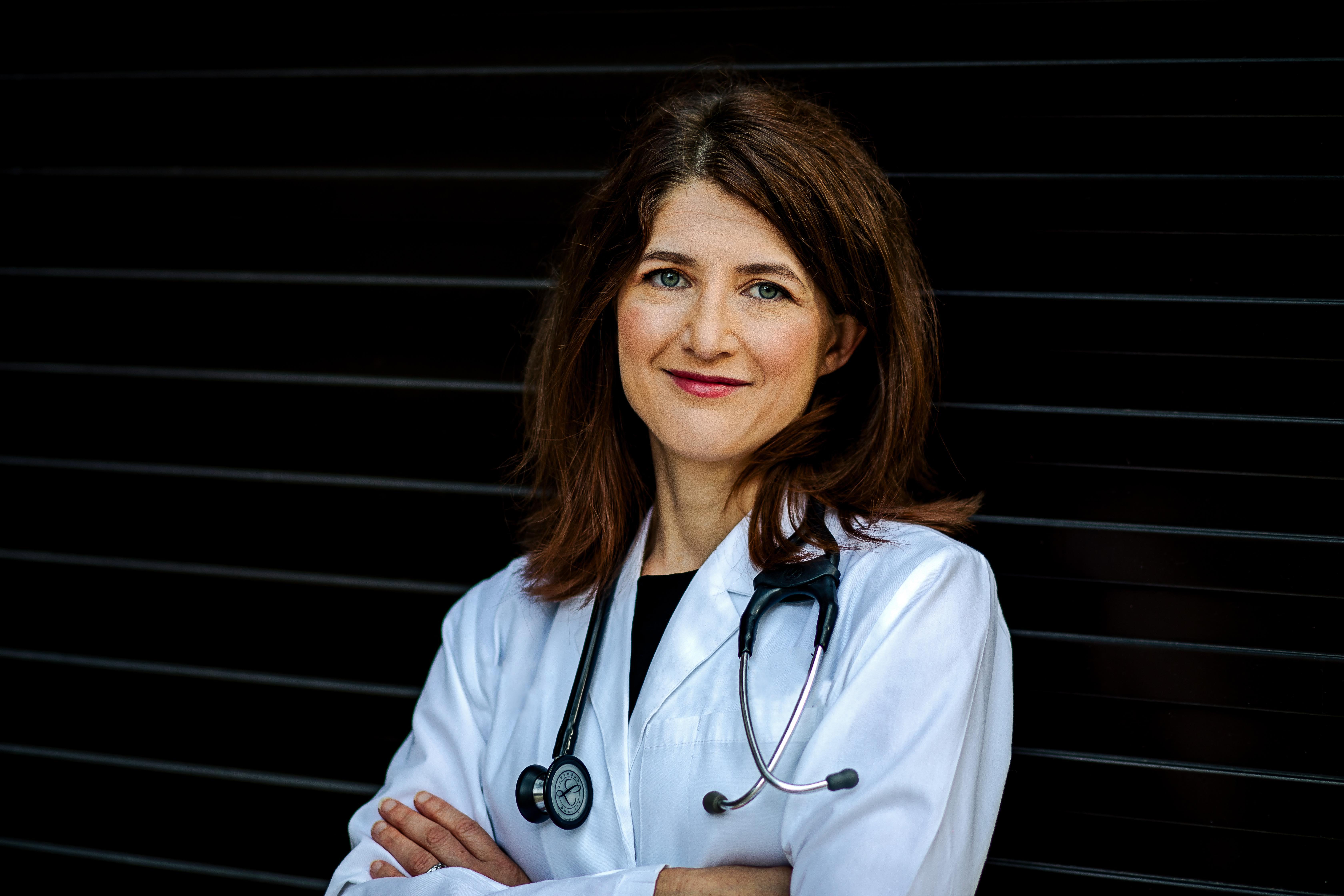 Dr. Leann Silhan, MD Photo