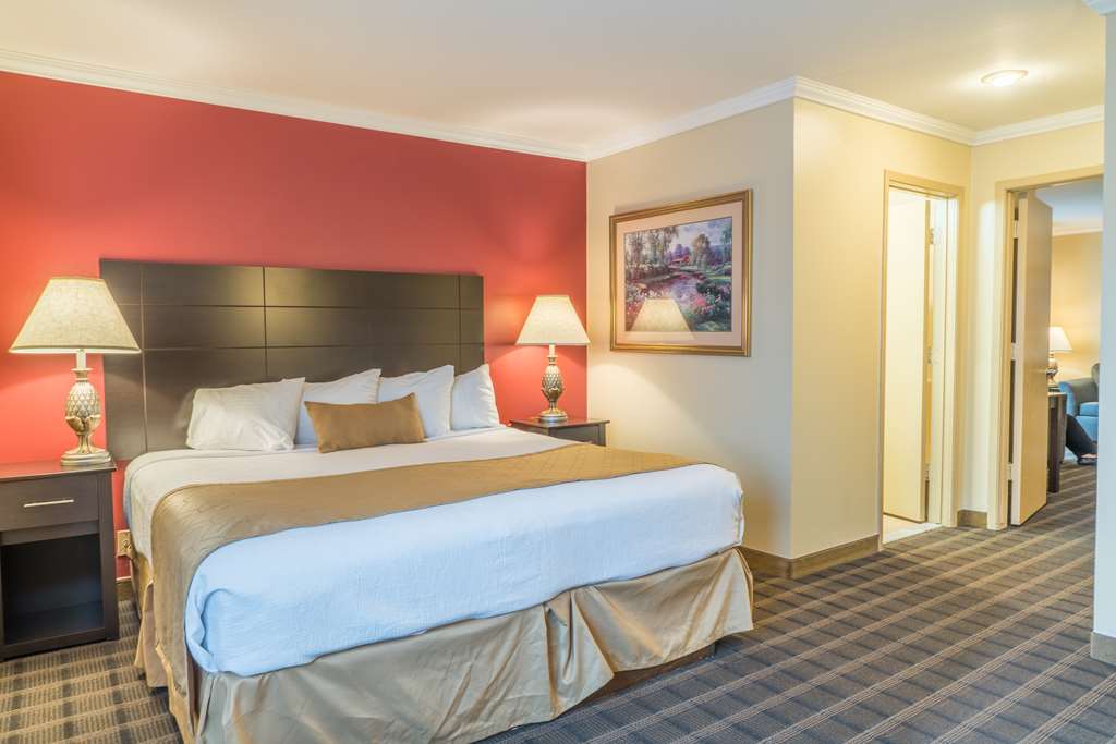 Best Western Inn & Suites Image