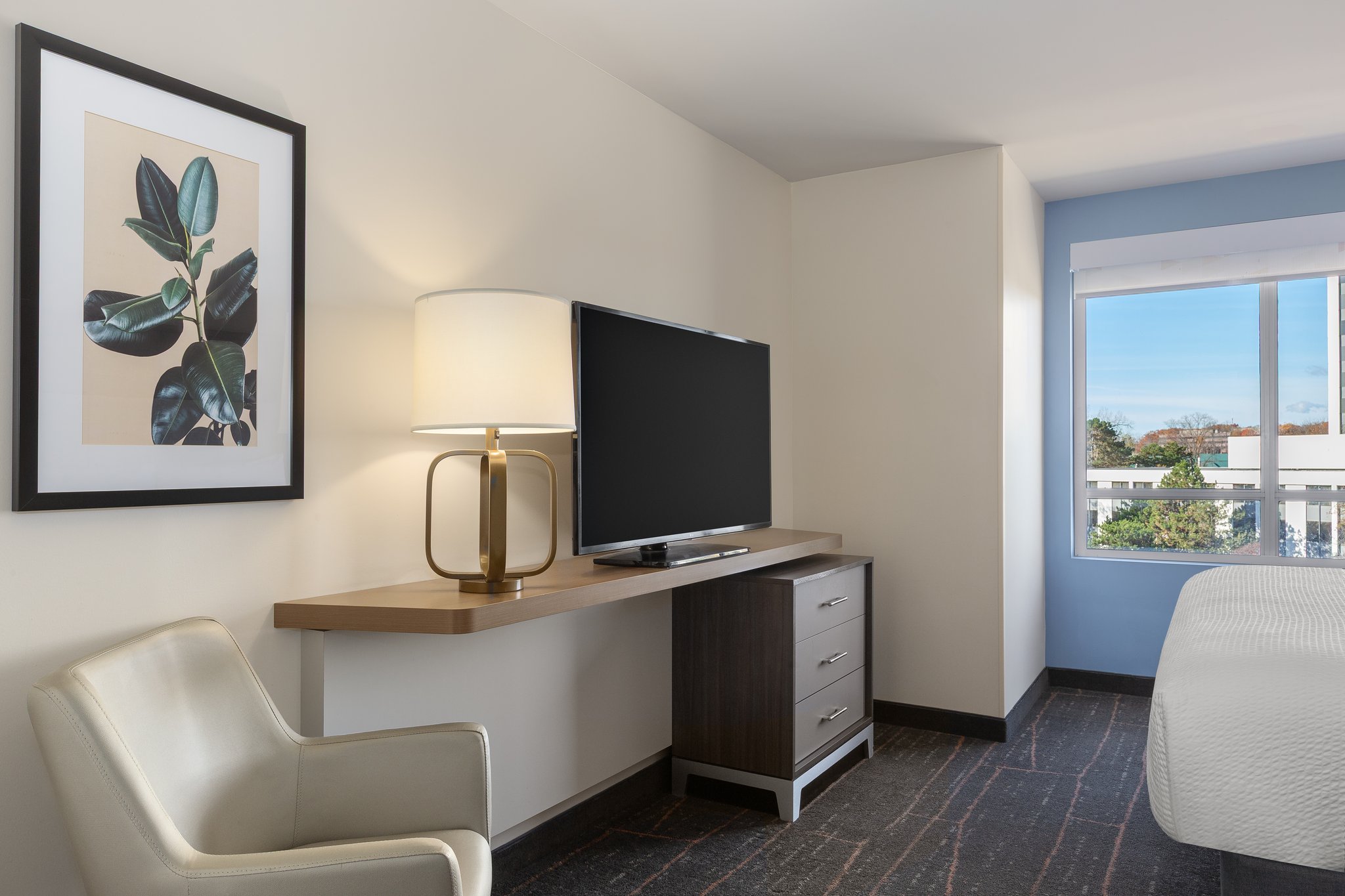 Holiday Inn & Suites Detroit - Troy by IHG Image