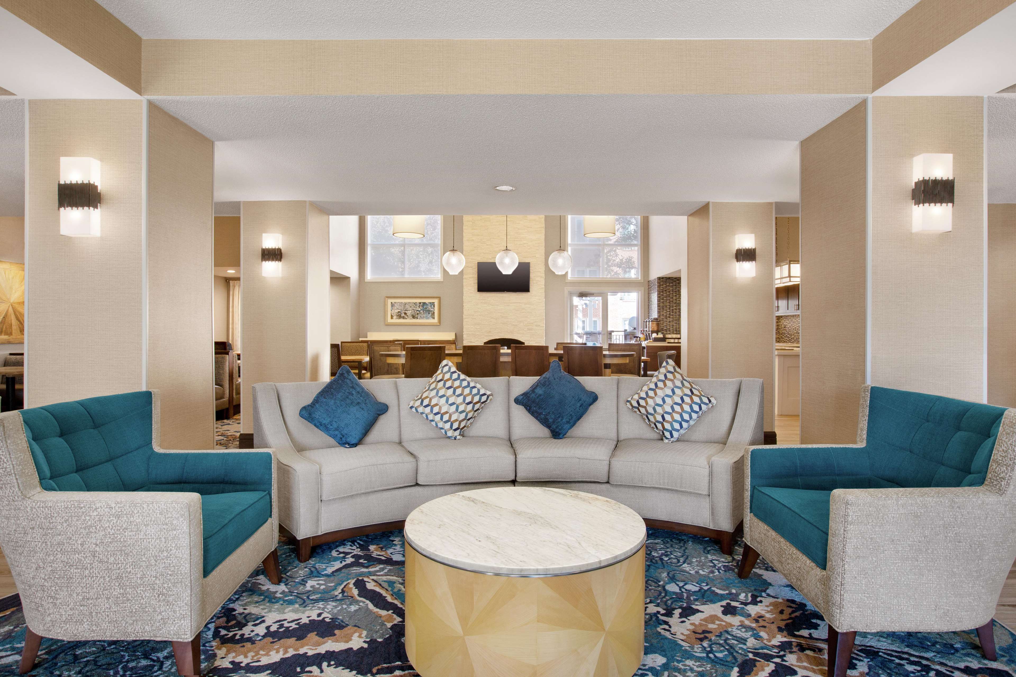 Homewood Suites by Hilton Kansas City-Airport Photo