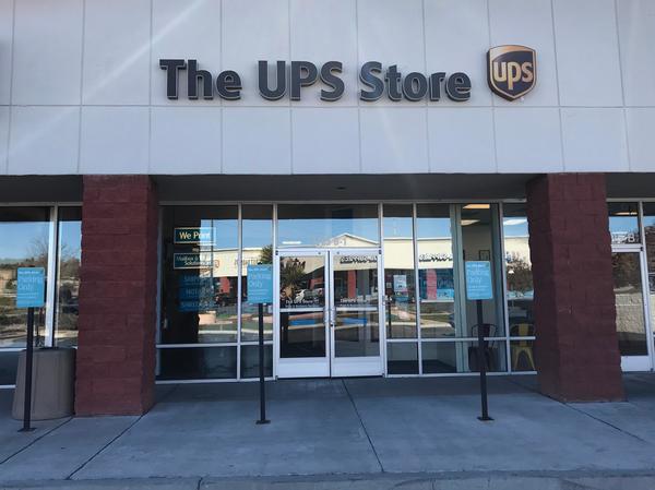 Facade of The UPS Store Albuquerque