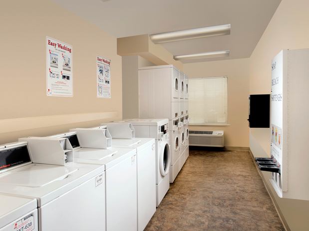 Images WoodSpring Suites Council Bluffs