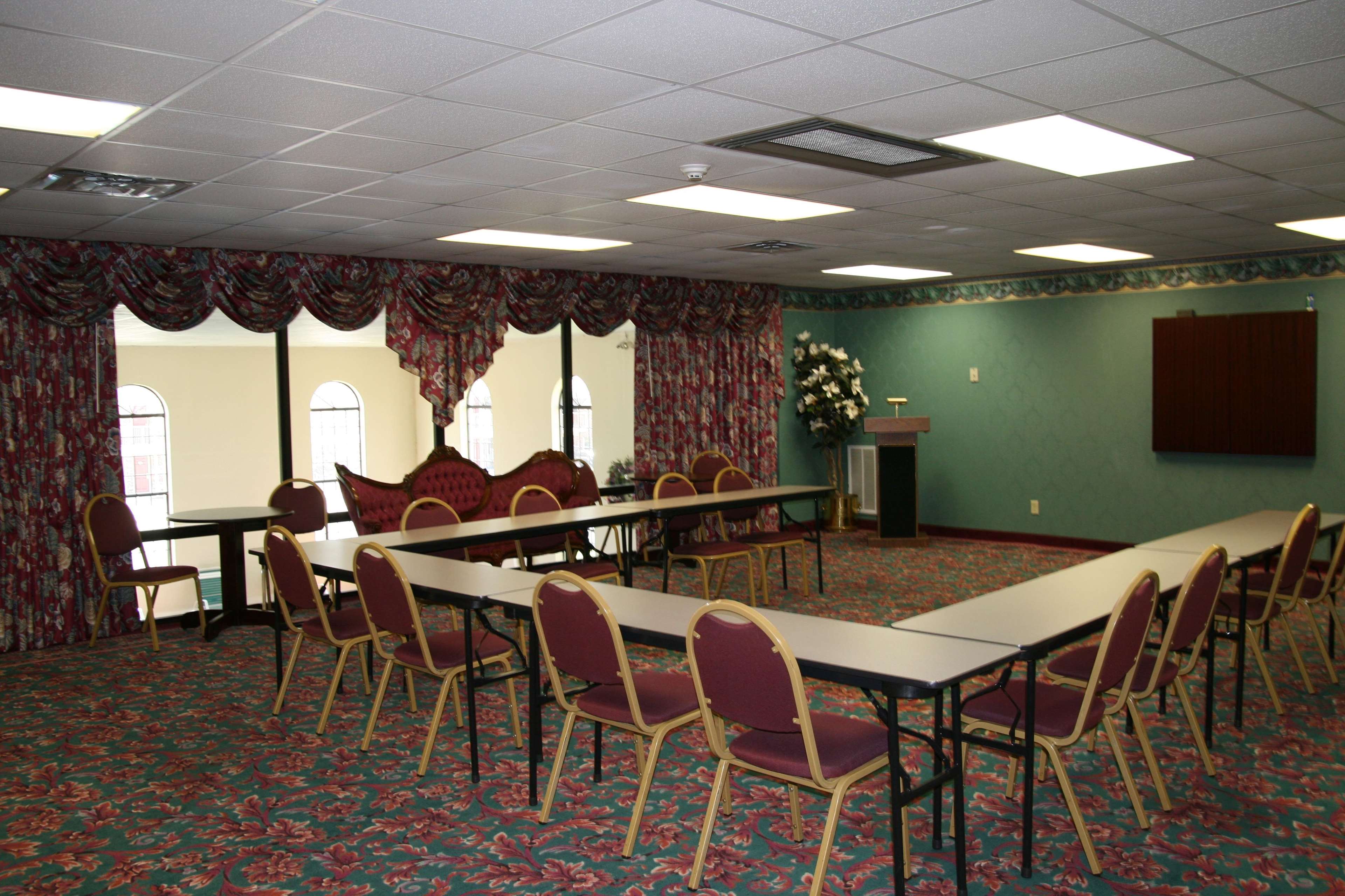 Hampton Inn Russellville Photo