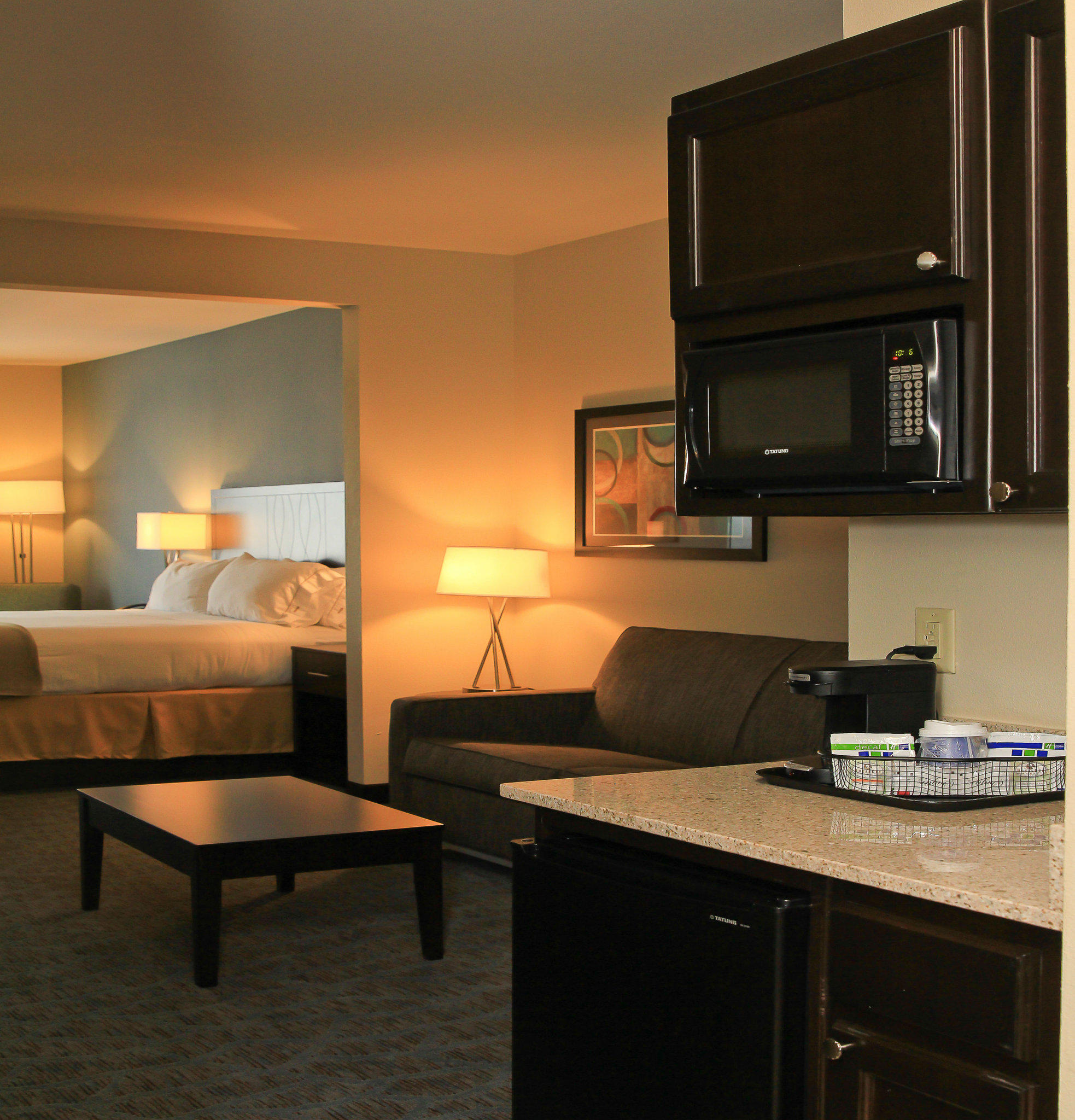 Holiday Inn Express & Suites Floresville Photo