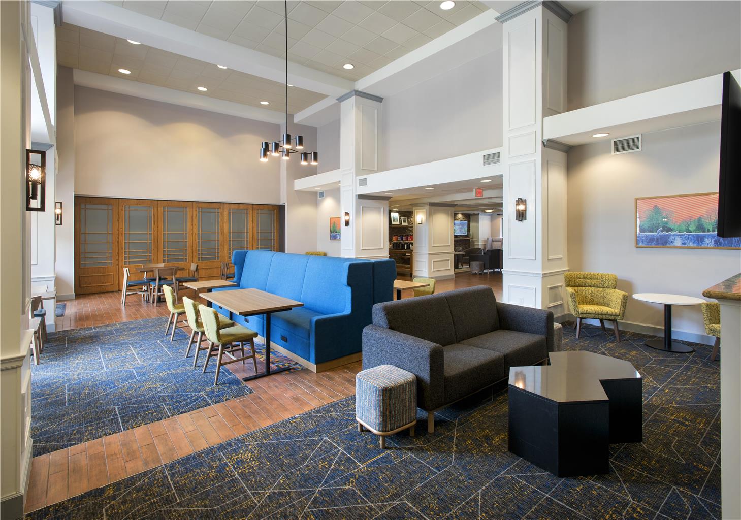Hampton Inn & Suites New Hartford Image