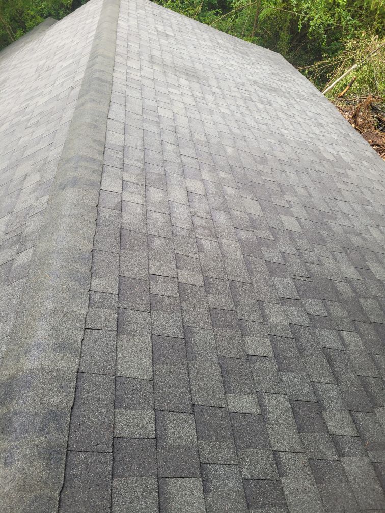 B & H Roofing Image