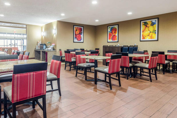 Images Comfort Suites