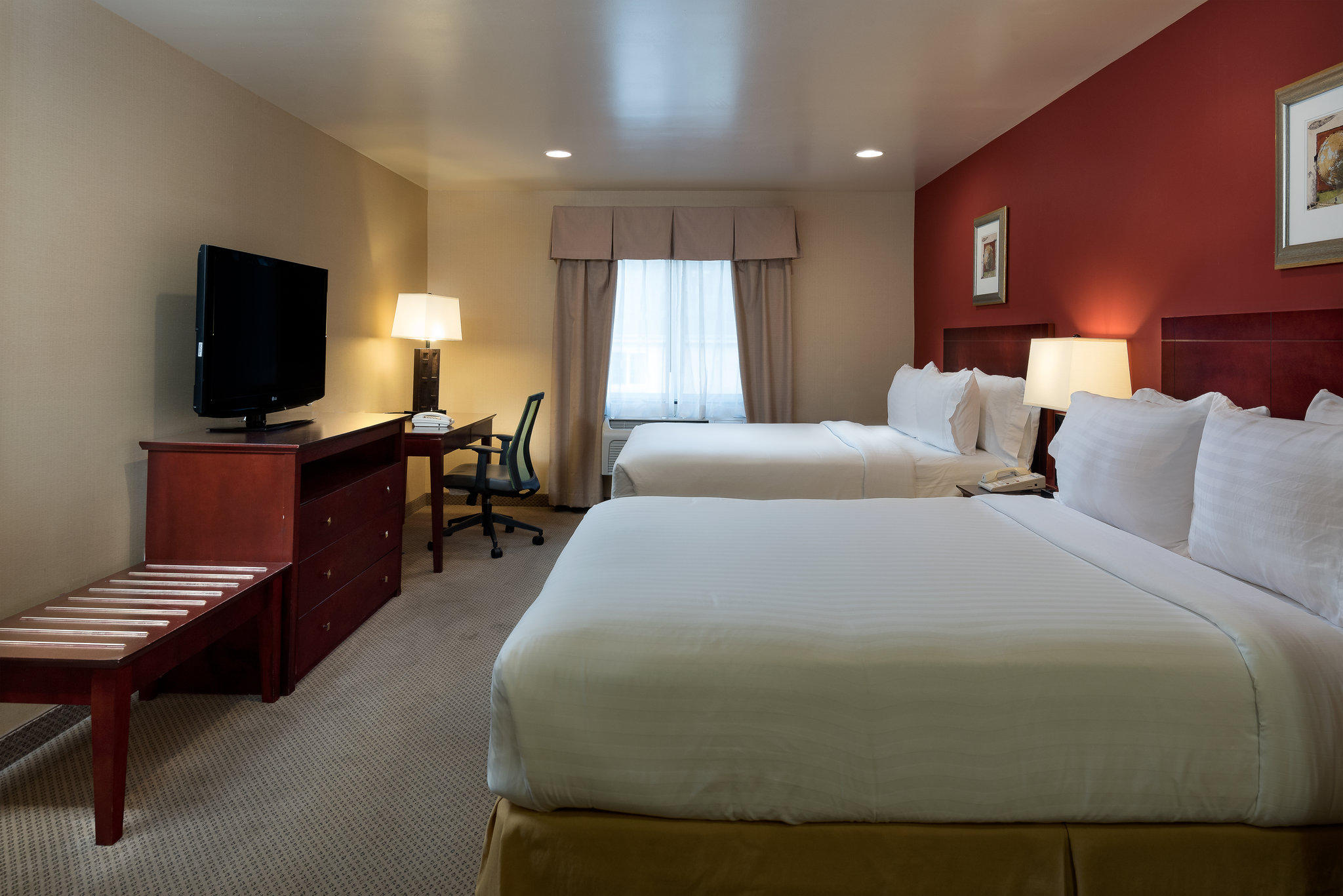 Holiday Inn Express & Suites Los Angeles Airport Hawthorne Photo