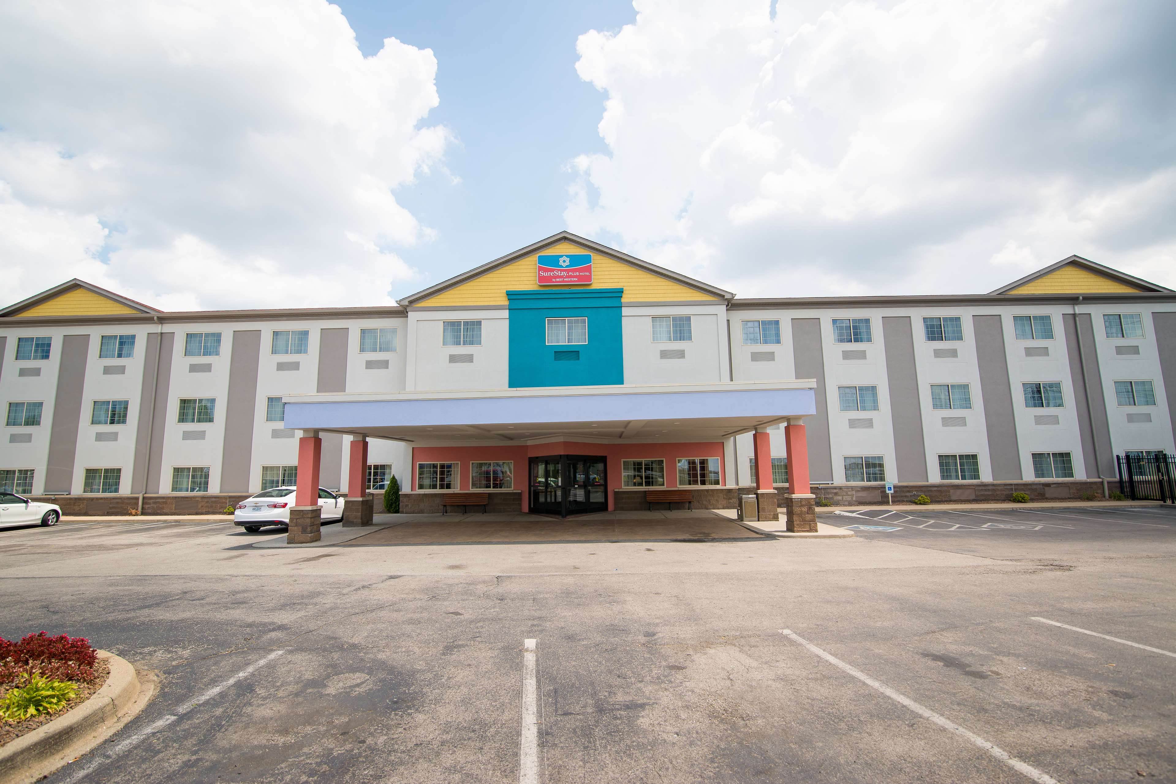 SureStay Plus by Best Western Louisville Airport Expo Photo