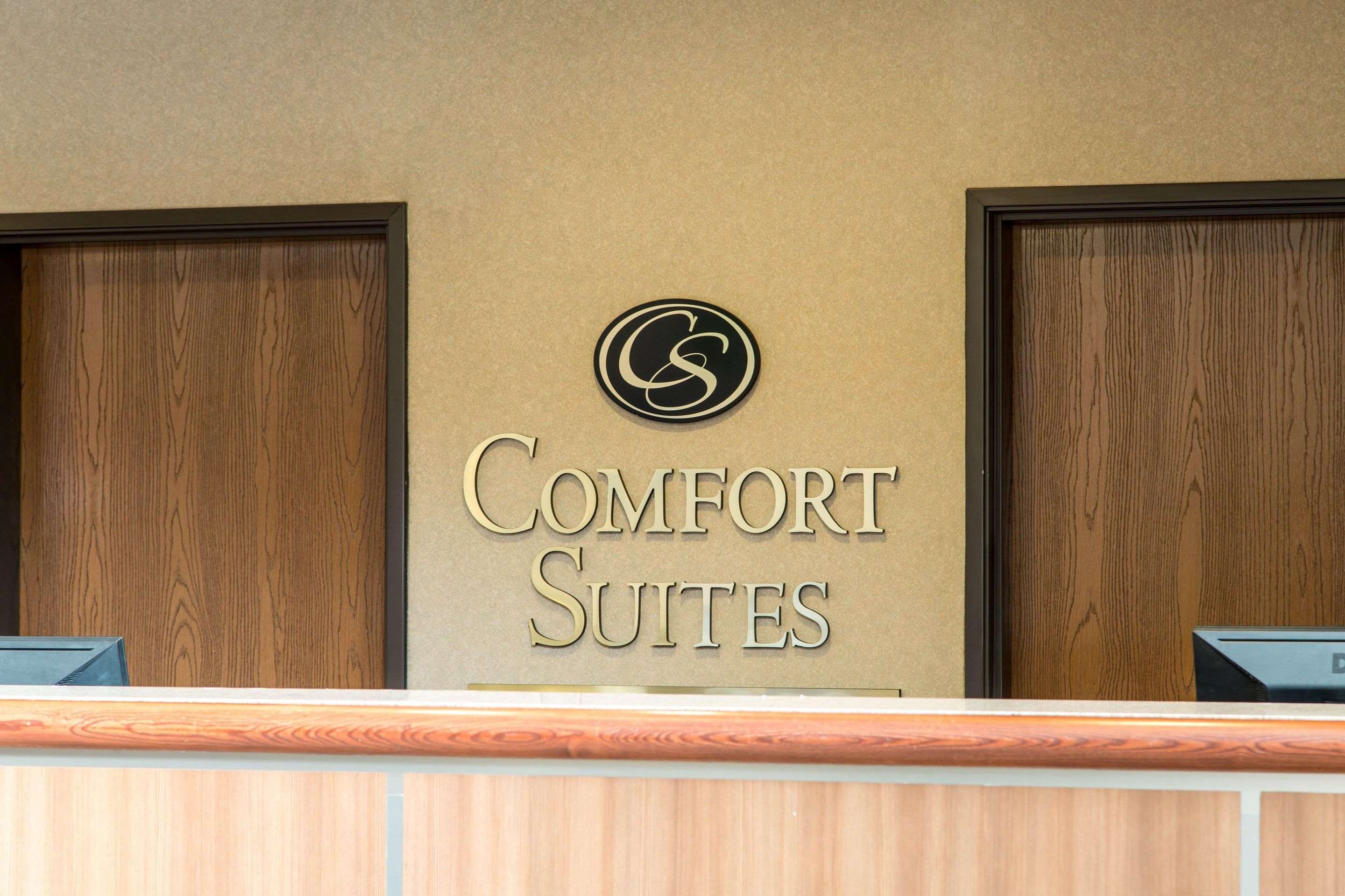 Comfort Suites North Fossil Creek Photo