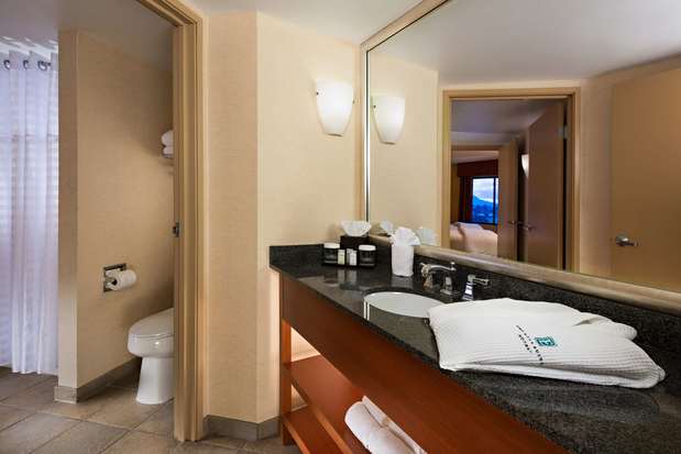 Images Embassy Suites by Hilton Phoenix Scottsdale