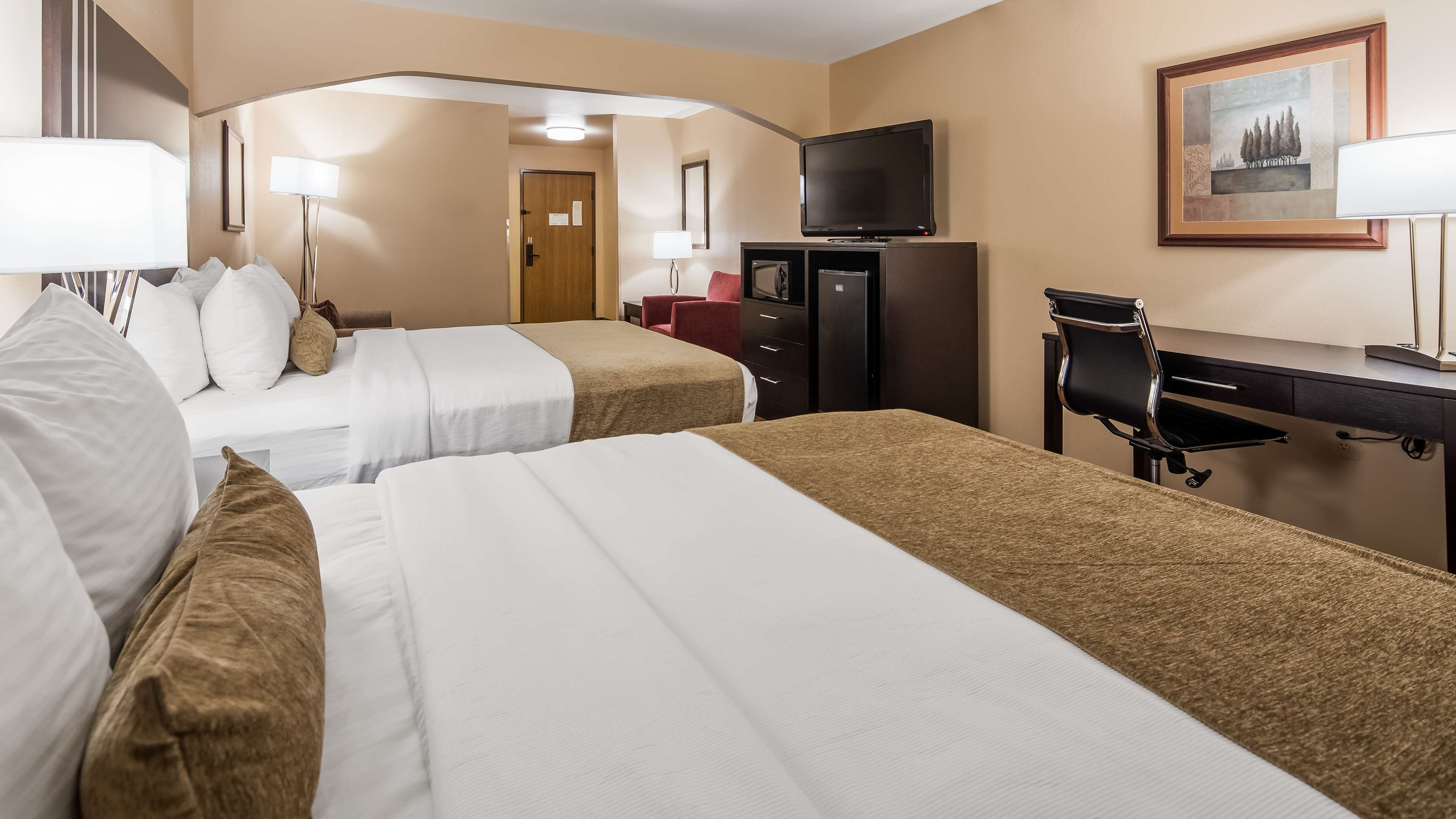 Best Western Plus Capital Inn Photo