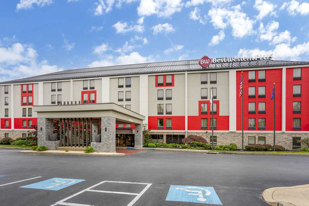Best Western Plus Heritage Rail Inn & Suites Image