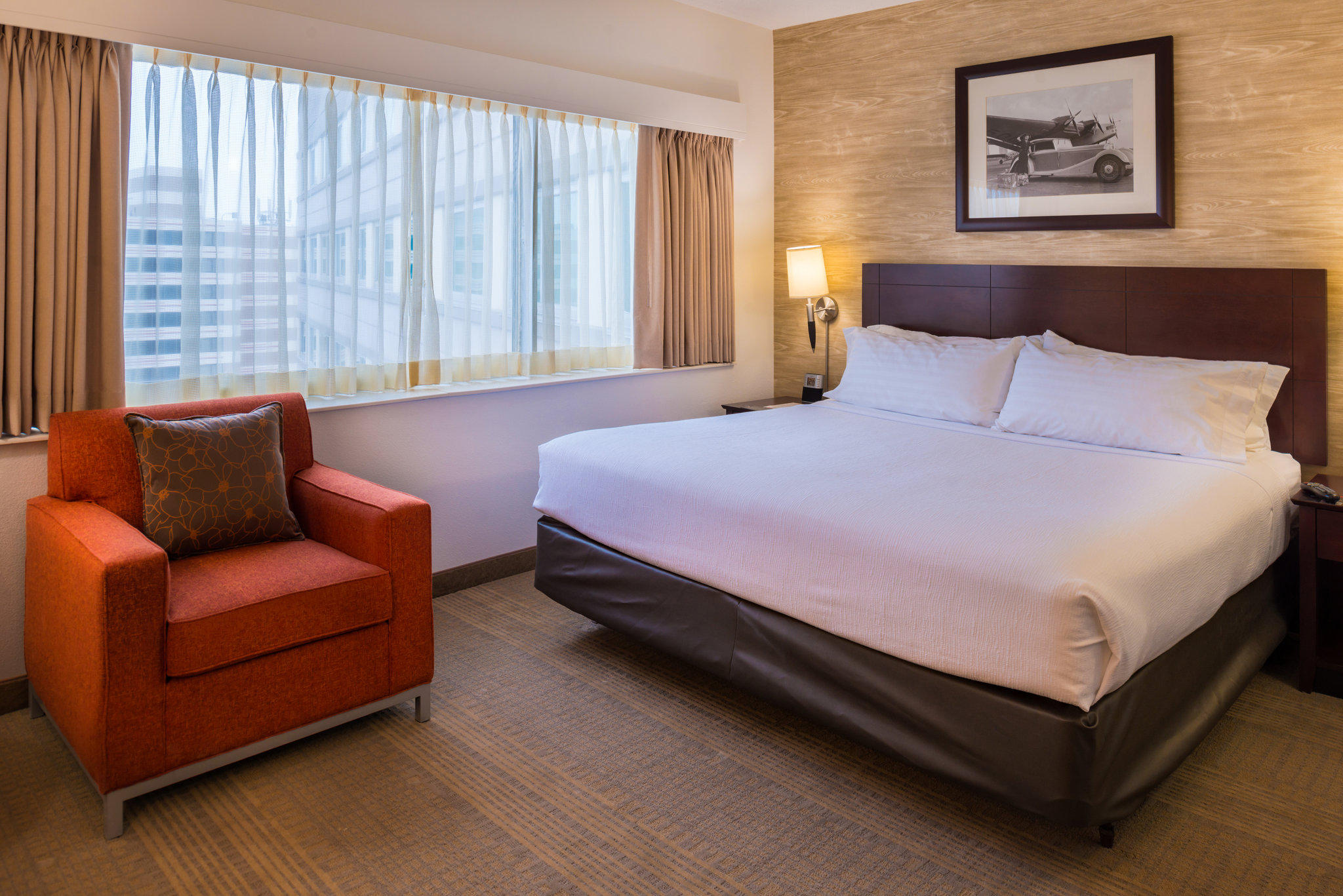 Holiday Inn & Suites Chicago O'Hare - Rosemont Photo