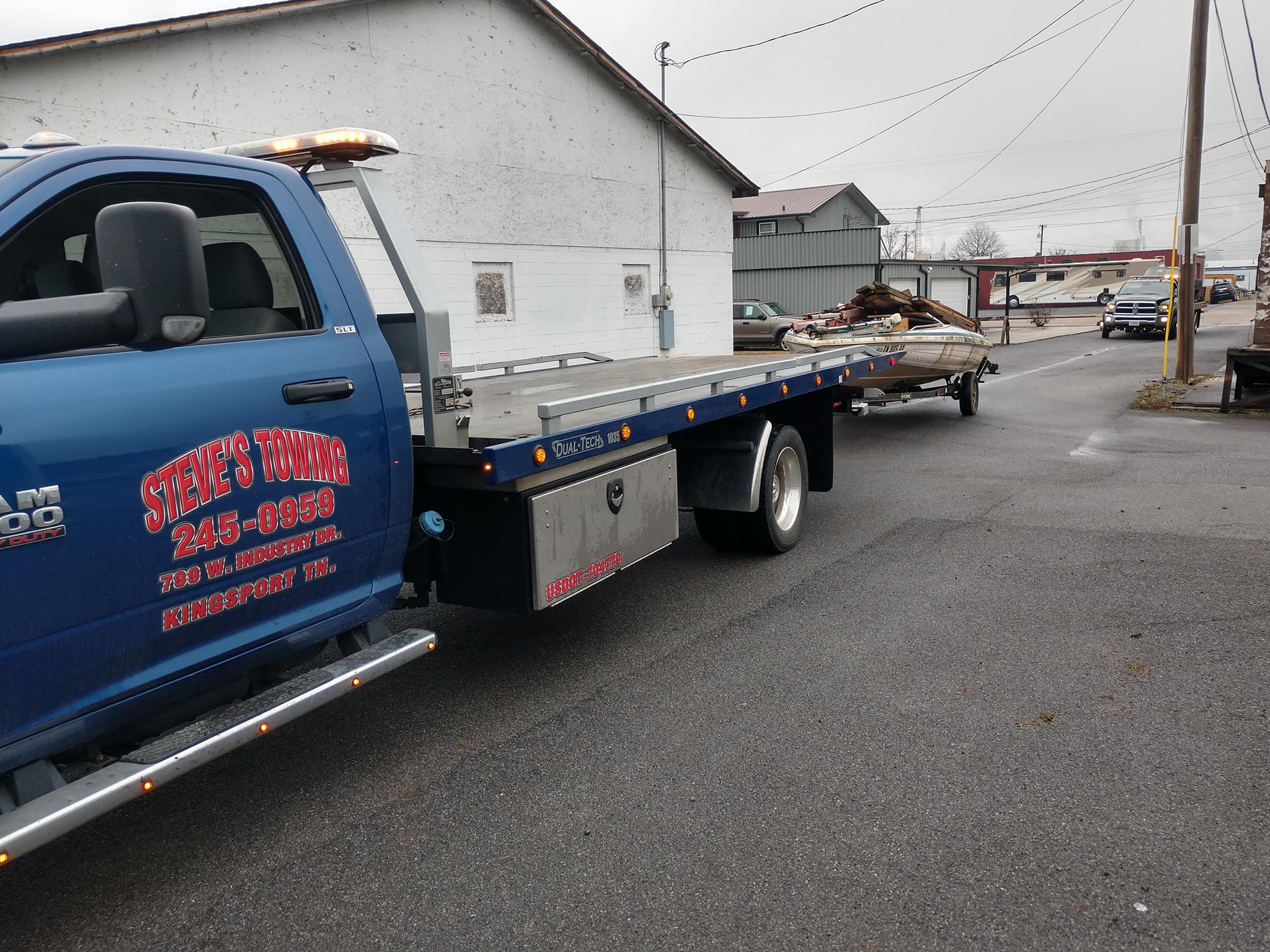 Steve's Towing Photo