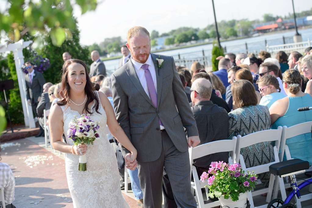 DoubleTree by Hilton Hotel Bay City - Riverfront Image