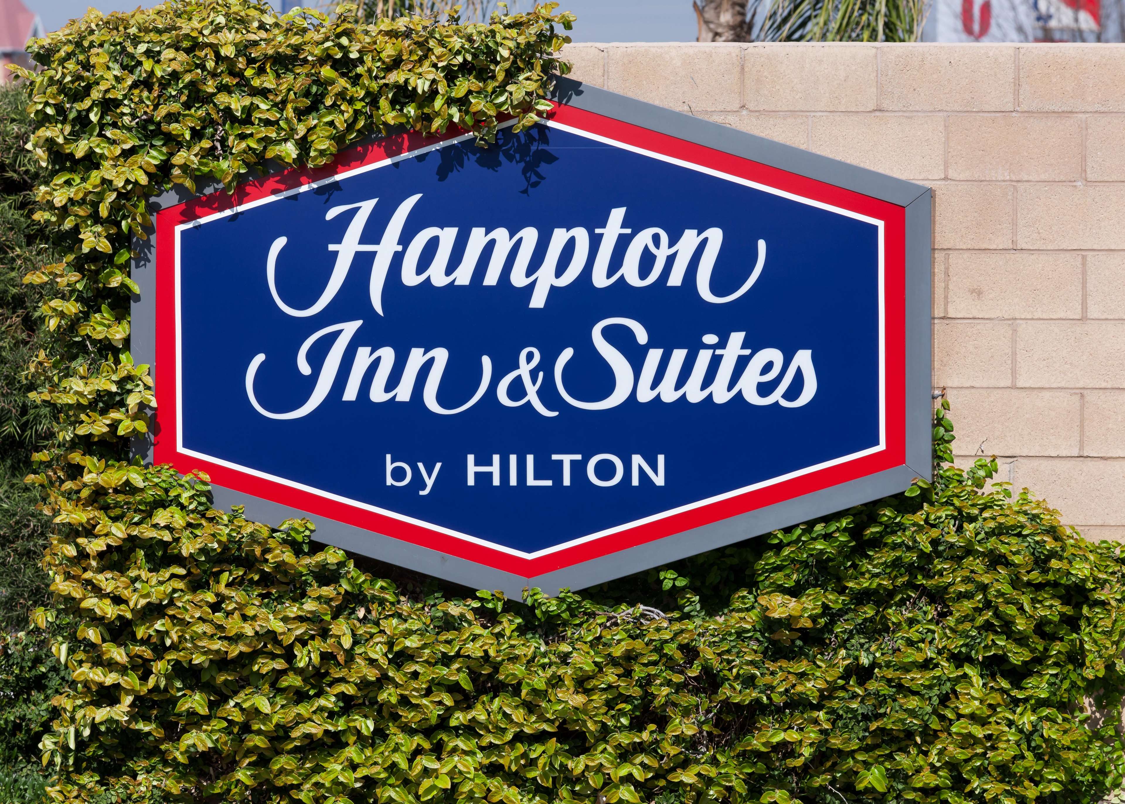 Hampton Inn & Suites Tulare Photo