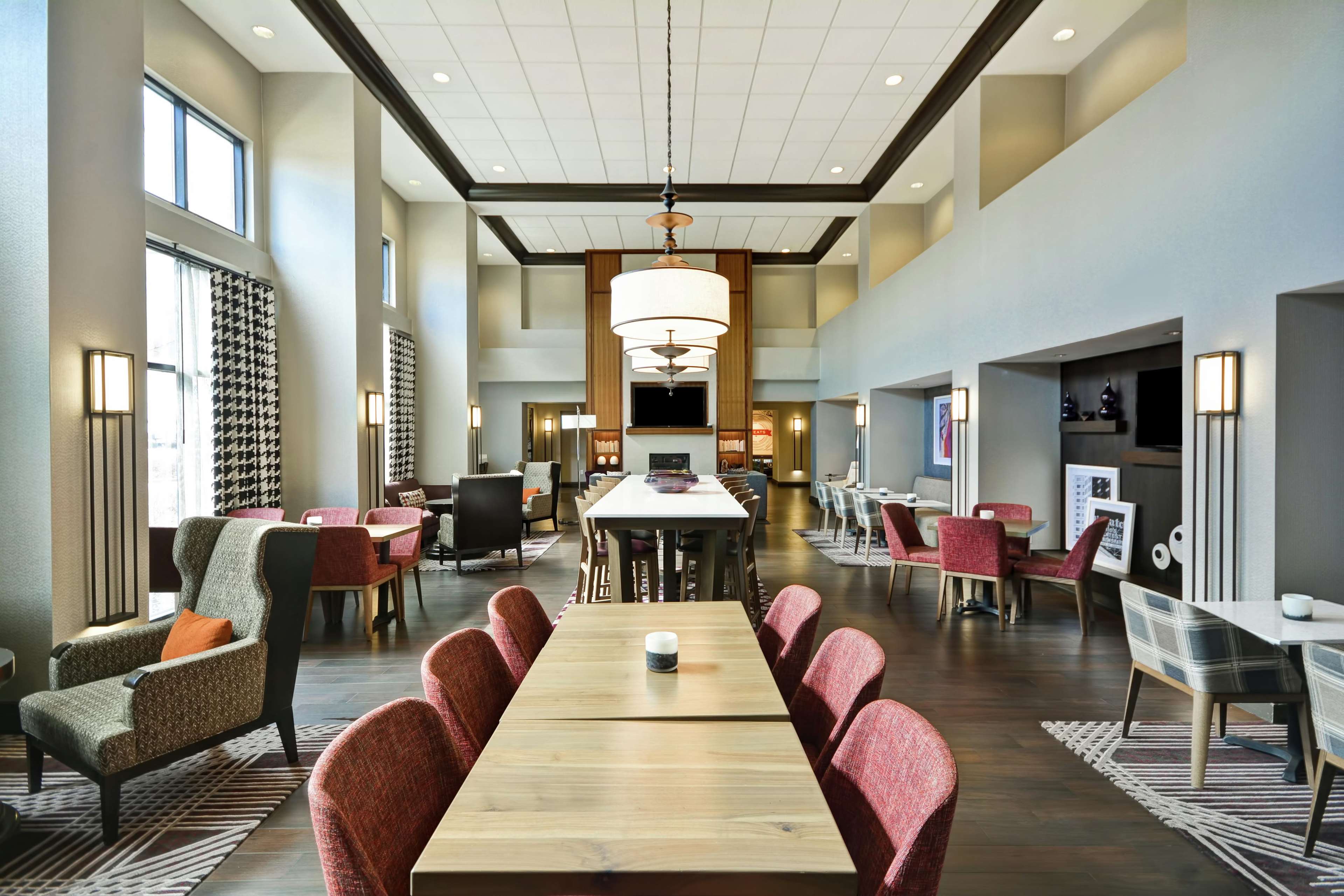 Hampton Inn & Suites Columbus-Easton Area Photo