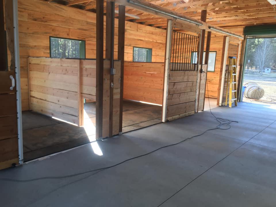 Rustic Woods Construction Logo