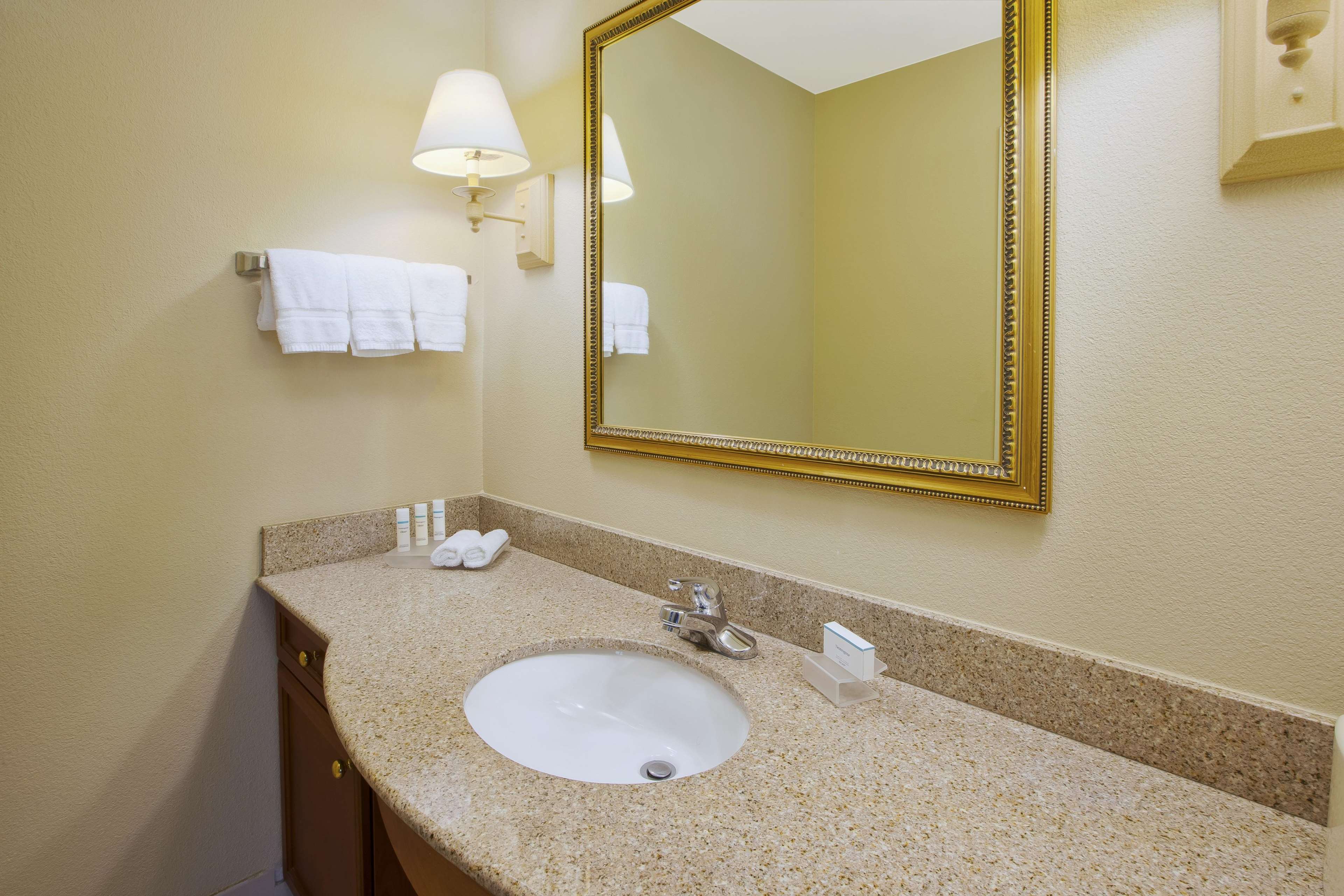 Homewood Suites by Hilton Philadelphia/Mt. Laurel Photo