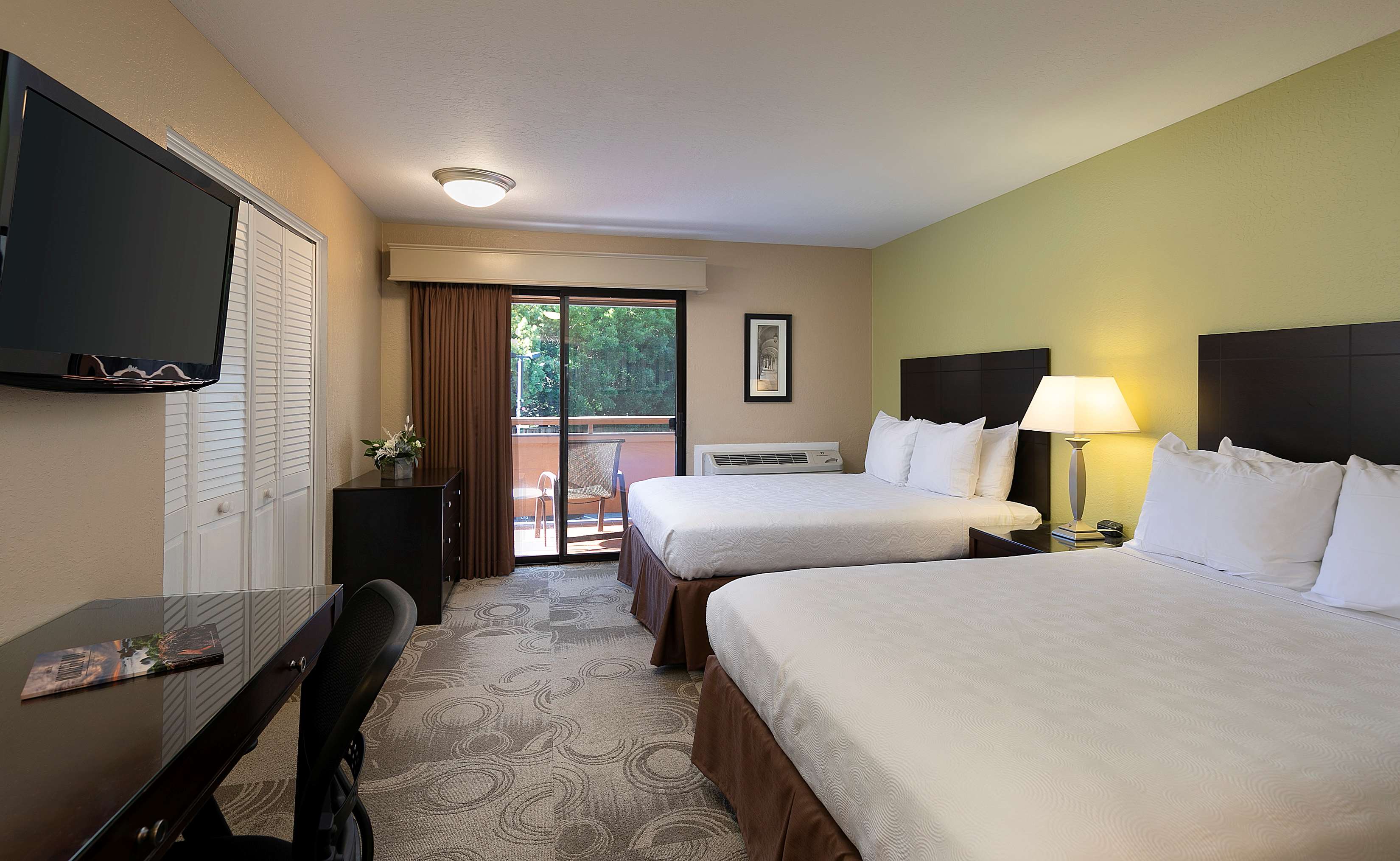 Best Western Seacliff Inn Photo