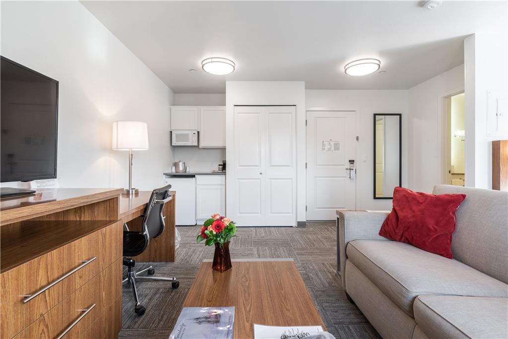 Marshall Suites Bainbridge Island, SureStay Collection Image