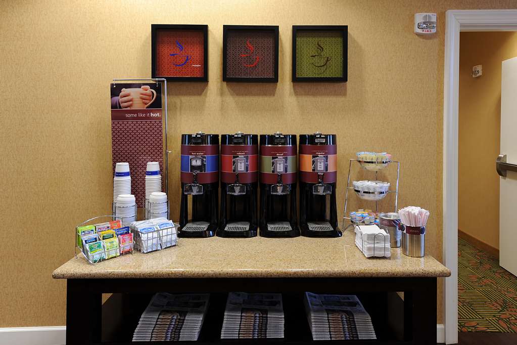 Hampton Inn & Suites Scottsboro Image