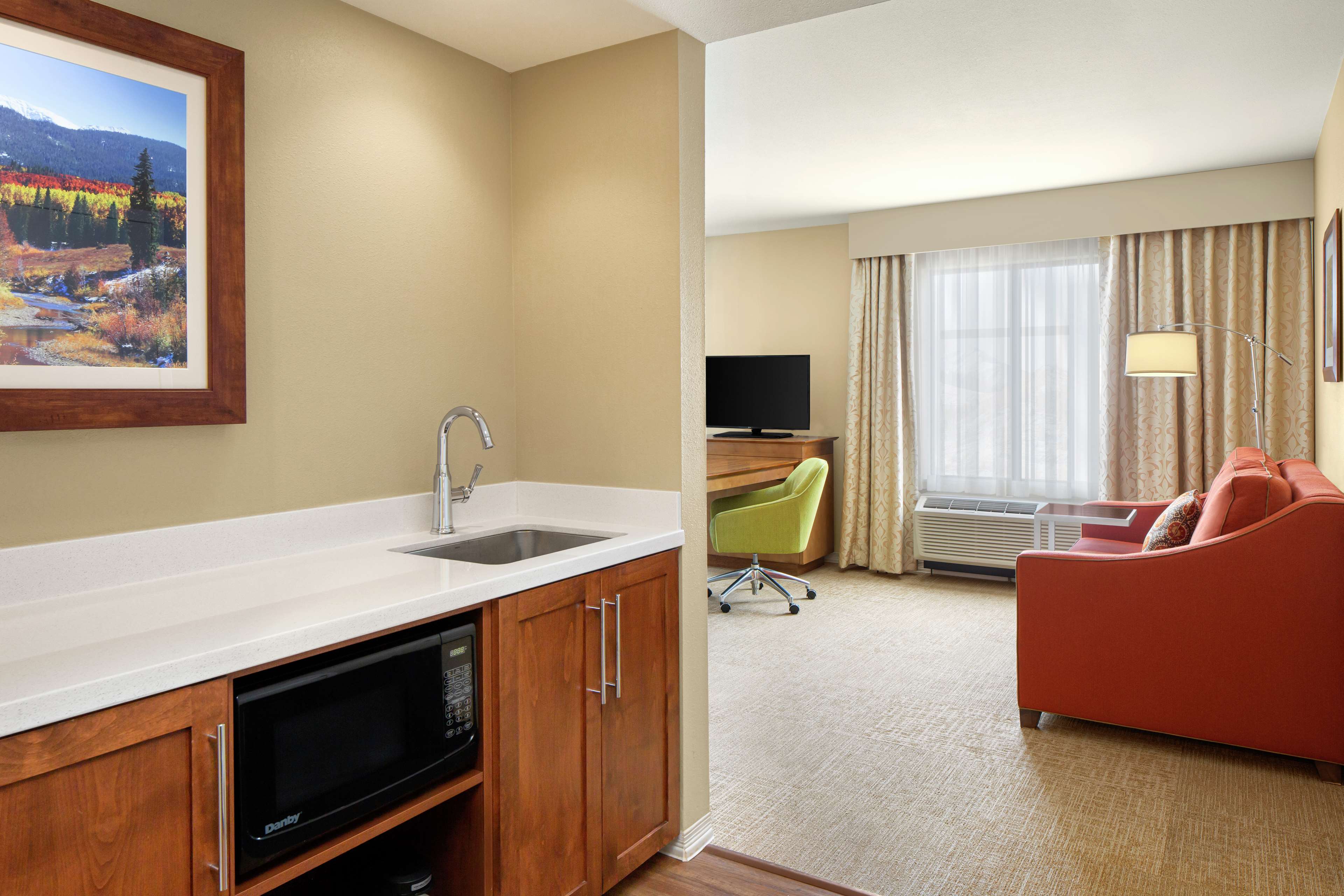 Hampton Inn & Suites Silverthorne, CO Photo