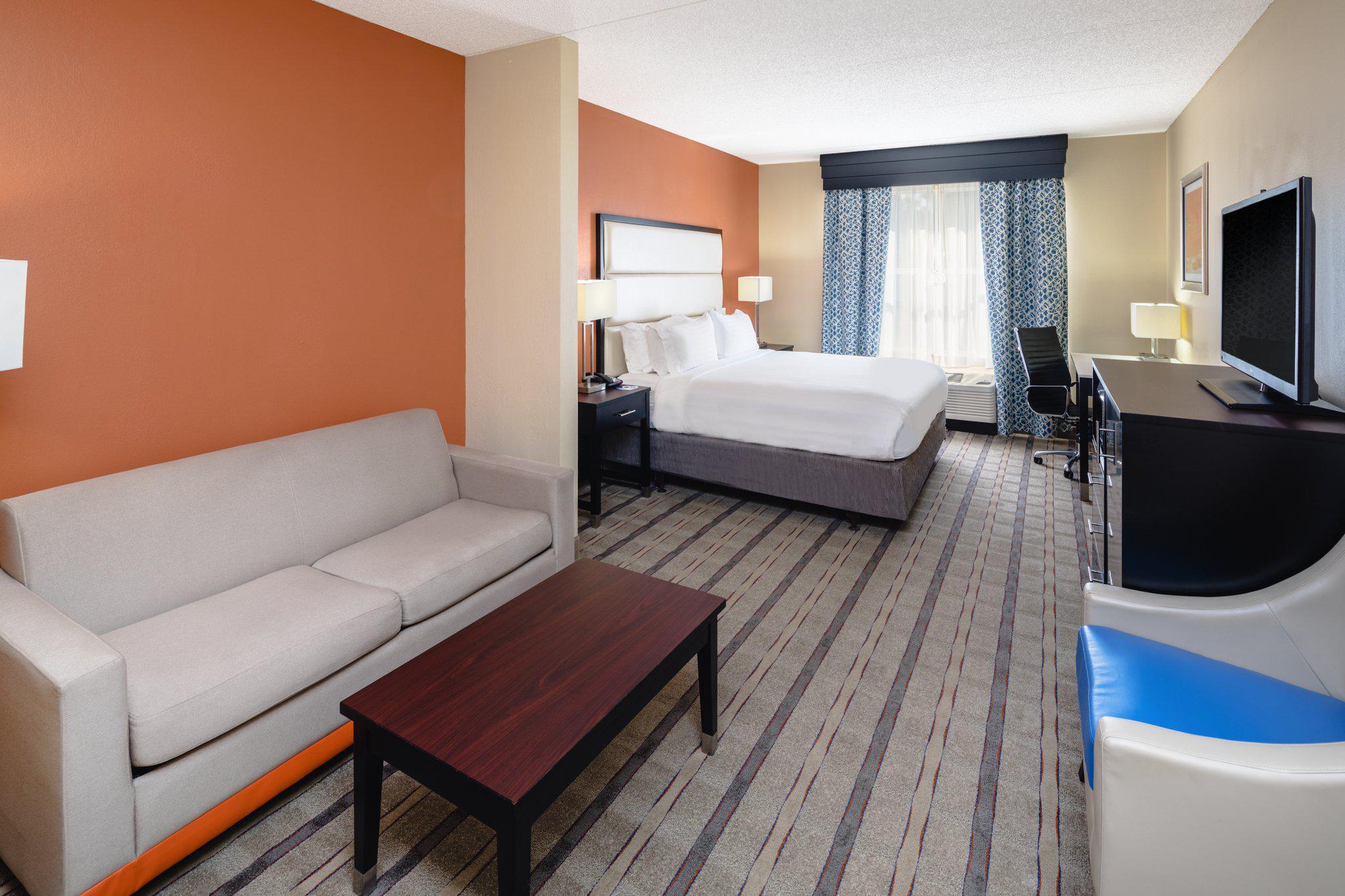 Holiday Inn Express & Suites Atlanta NE - Duluth Photo