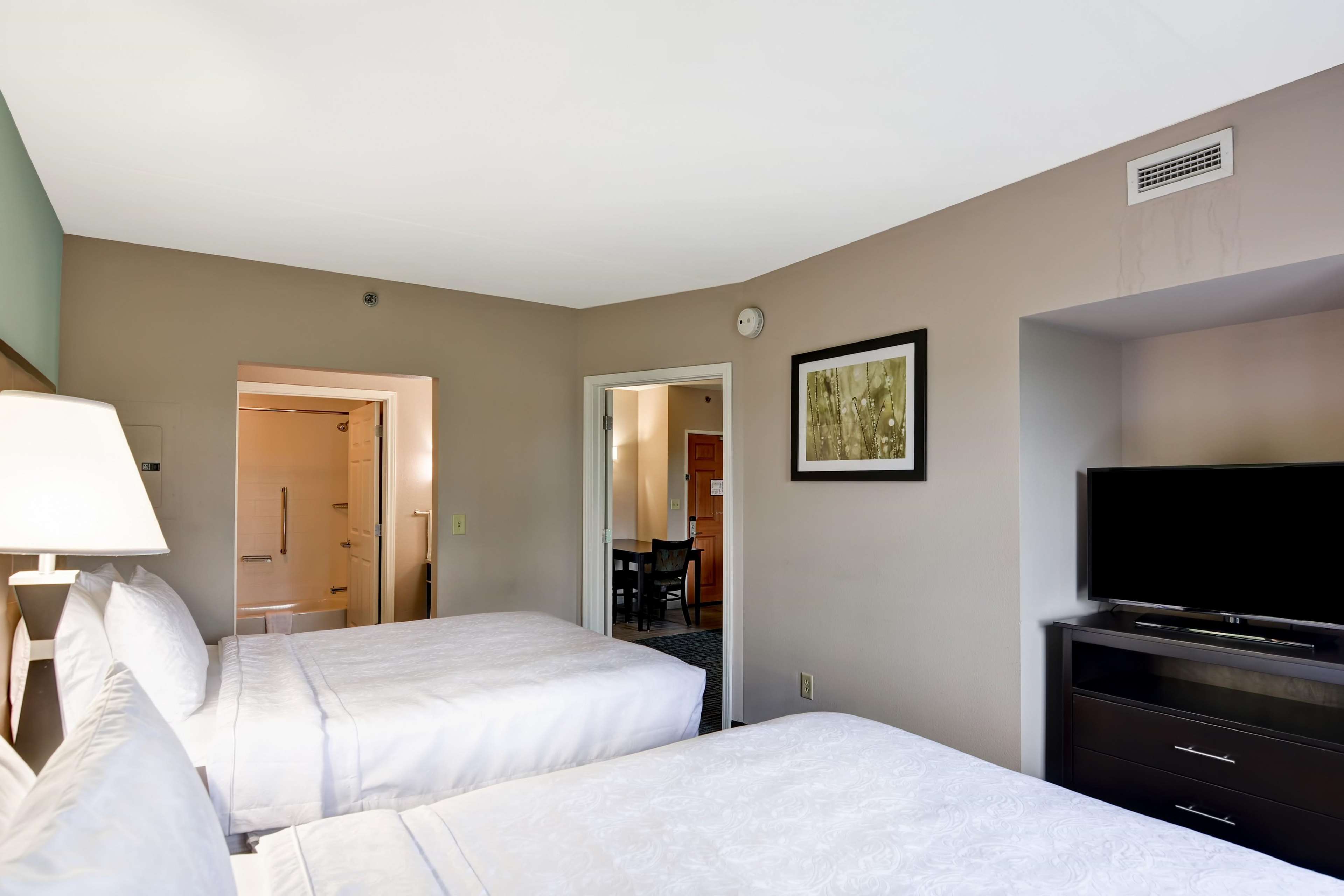 Homewood Suites by Hilton Aurora Naperville Photo